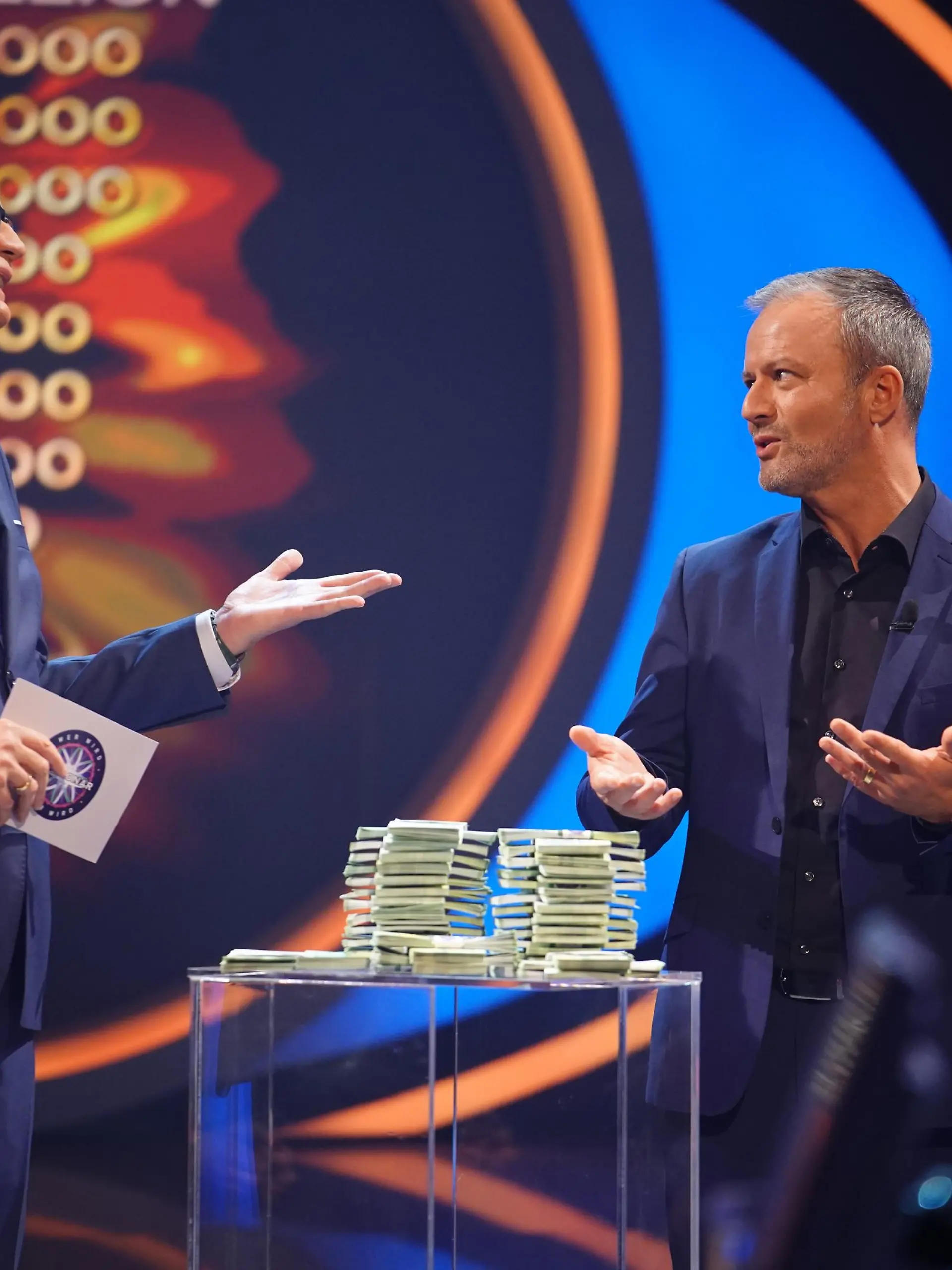 Achtung! Sperrfrist für alle Medien bis Do., 06.01.2022, 23:59 Uhr!

Moderator Günther Jauch mit Pedro Rodriguez Sanchez aus Stuttgart

Die Verwendung des sendungsbezogenen Materials ist nur mit dem Hinweis und Verlinkung auf RTL+ gestattet.