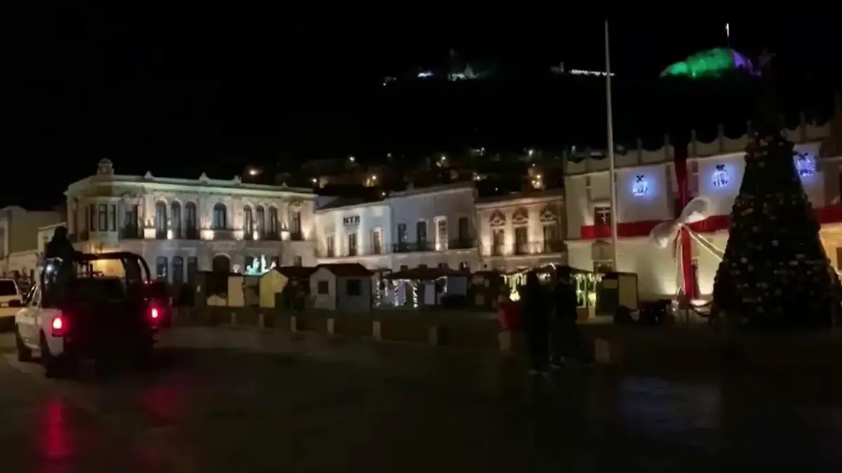 Angestrahltes Regierungsgebäude in Mexiko