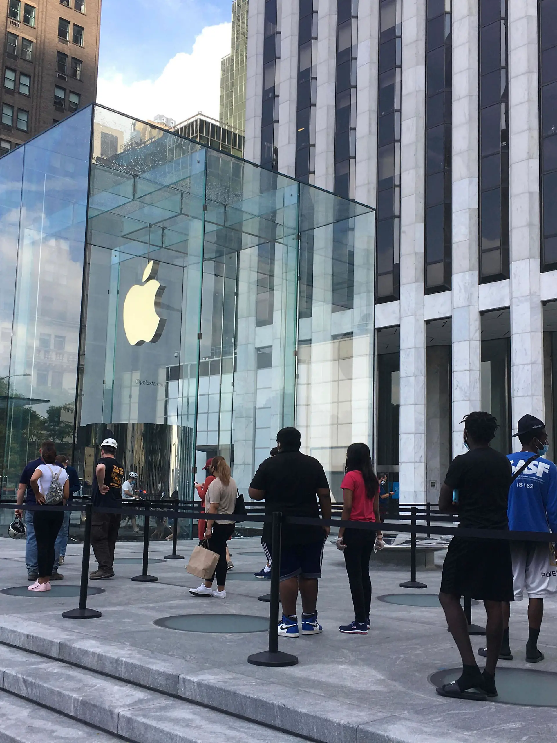 JANUARY 3rd 2022: Apple Inc. becomes the first company to reach $3 trillion market value during intraday trading. - File Photo by: zz/STRF/STAR MAX/IPx 2020 7/17/20 Social distancing measures at The Apple Store on Fifth Avenue in Midtown Manhattan on July 17, 2020 as certain restrictions are eased as part of the Phase 3 Reopening in New York City during the worldwide coronavirus pandemic. (NYC)