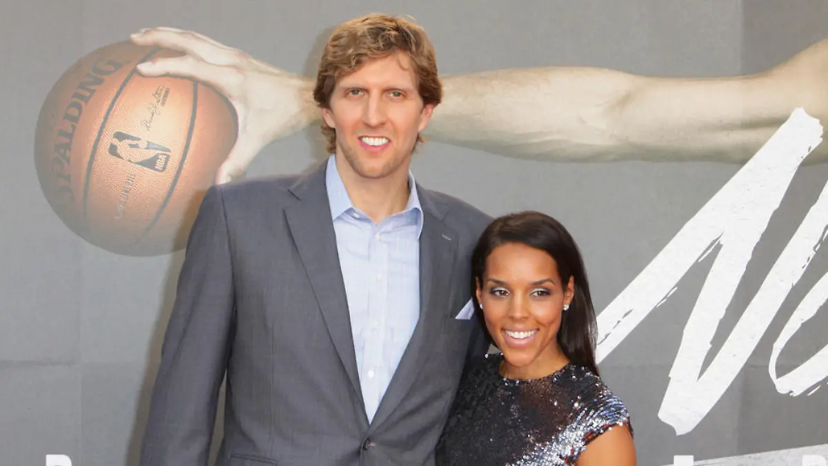 Dirk Nowitzki mit seiner Frau Jessica bei der Premiere seines Films "Nowitzki - Der perfekte Wurf" im September 2014