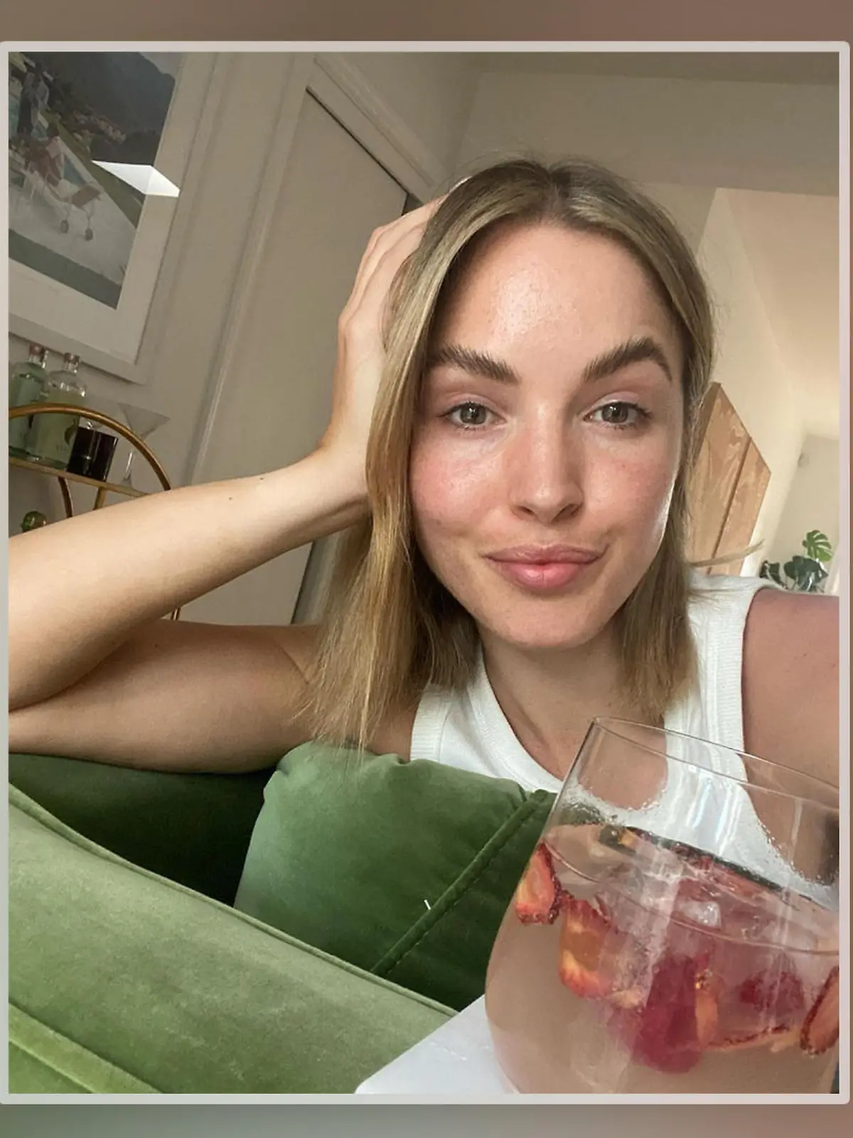 Was für ein kurioses Corona-Symptom! Olivia Molly Rogers, eine australische Influencerin, muss ständig rülpsen.