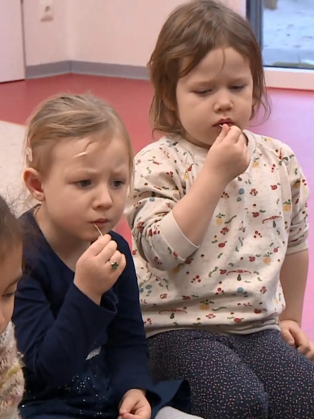 Bild zu: "Lolli-Tests in Kölner Kitas"