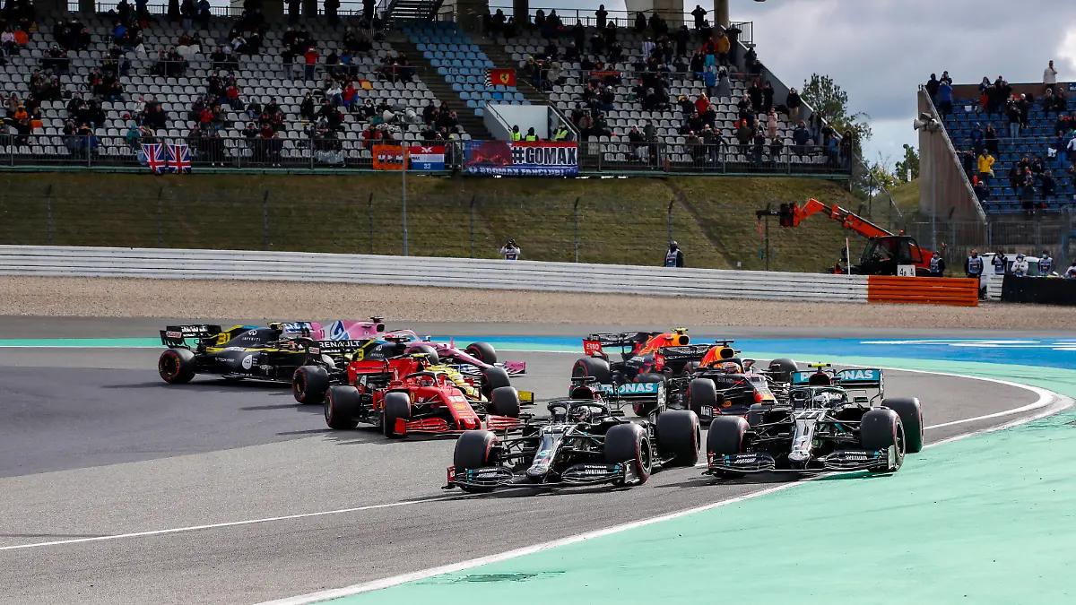  2020 Eifel GP NüRBURGRING, GERMANY - OCTOBER 11: Valtteri Bottas, Mercedes F1 W11 EQ Performance, and Lewis Hamilton, Mercedes F1 W11 EQ Performance, lead the field away at the start during the Eifel GP at Nürburgring on Sunday October 11, 2020, Germany. Photo by Zak Mauger / LAT Images Images PUBLICATIONxINxGERxSUIxAUTxHUNxONLY GP2010_121319_56I2898