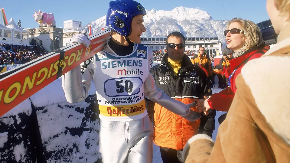 Neujahrsspringen in Garmisch-Partenkirchen: Sven Hannawald stand im Garmisch bei den Fans absolut im Mittelpunkt.//
