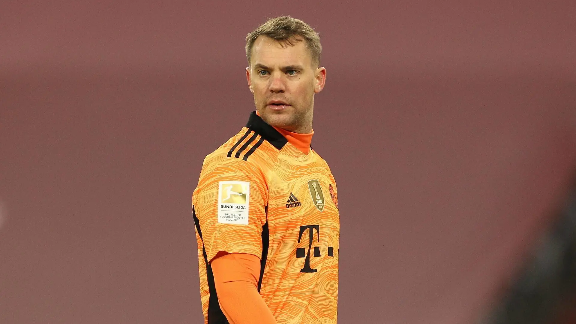 Manuel Neuer 1 FC Bayern Muenchen, FC Bayern Muenchen vs. VfL Wolfsburg, 1. Bundesliga, 17. Spieltag, 17.12.2021 DFB regulations prohibit any use of photographs as image sequences and/or quasi-video Muenchen Bayern Deutschland *** Manuel Neuer 1 FC Bayern Muenchen , FC Bayern Muenchen vs VfL Wolfsburg, 1 Bundesliga, 17 Spieltag, 17 12 2021 DFB regulations prohibit any use of photographs as image sequences and or quasi video Muenchen Bayern Deutschland Copyright: xkolbert-press/ChristianxKolbertx