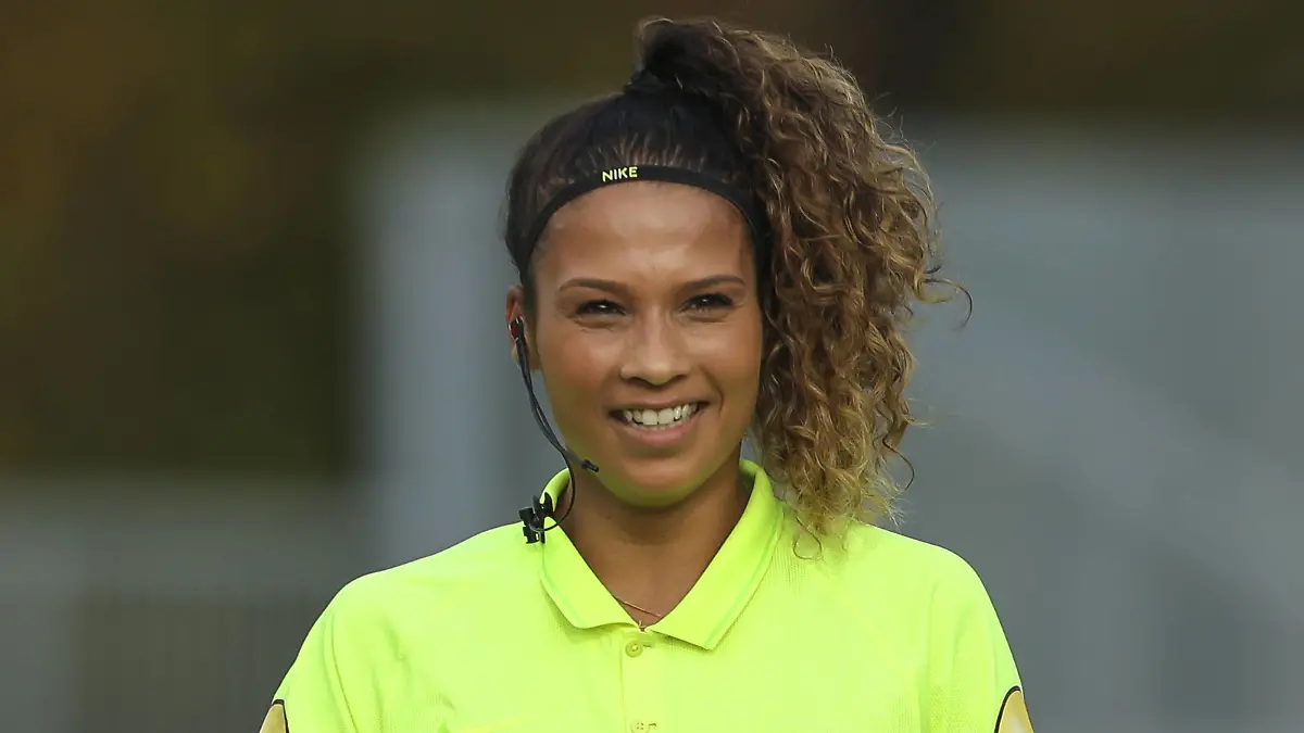 AMSTERDAM, 07-11-2021 ,De Toekomst, Pure Energie Eredivisie vrouwen, Ajax - PSV women , season 2021 / 2022, Referee Shona Shukrula during the match Ajax - PSV women Ajax - PSV women PUBLICATIONxNOTxINxNED x14260241x Copyright: