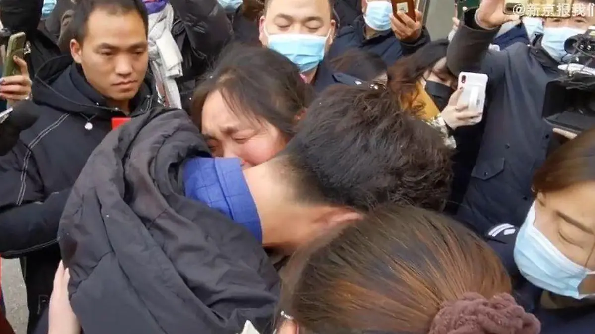 Li Jingwei wird als Vierjähriger entführt. Über 30 Jahre später findet er zurück zu seiner Familie.