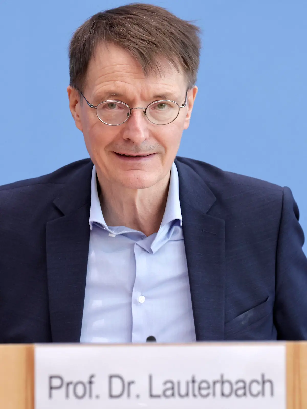 Prof. Dr. Karl Lauterbach, Bundesminister fuer Gesundheit, SPD, PK zu - Corona-Lage, DEU, Berlin, 22.12.2021 *** Prof Dr Karl Lauterbach, Federal Minister for Health, SPD, PK on Corona Lage, DEU, Berlin, 22 12 2021 