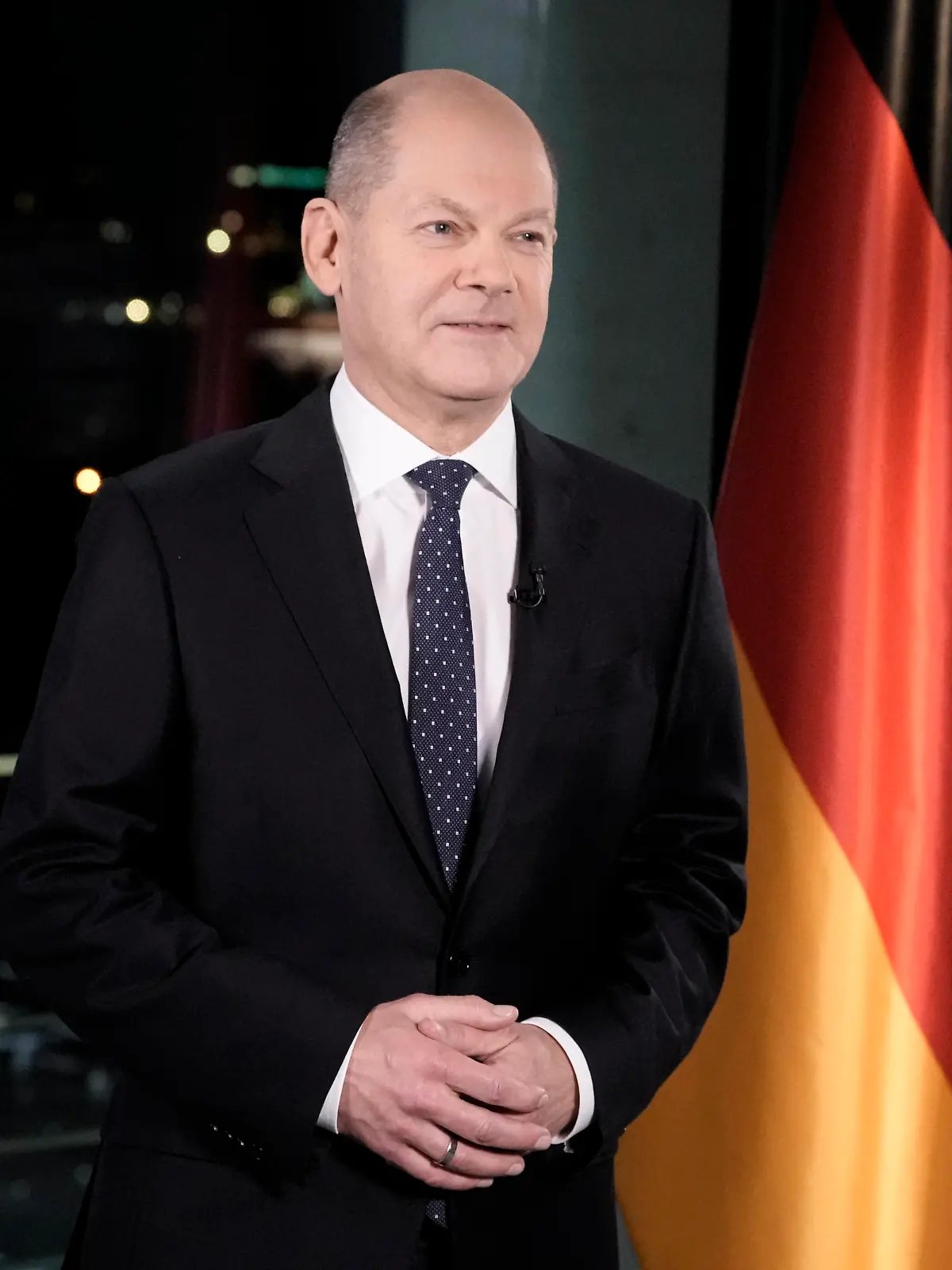  Neujahrsansprache des Bundeskanzler Aktuell, 31.12.2021, Bundeskanzler Olaf Scholz im Portrait bei der Neujahrsansprache des Bundeskanzler zum Jahreswechsel 2021/2022 aus dem Bundeskanzleramt in Berlin Berlin Berlin Deutschland *** New Years speech of the Federal Chancellor Current, 31 12 2021, Federal Chancellor Olaf Scholz in the portrait with the New Years speech of the Federal Chancellor to the turn of the year 2021 2022 from the Federal Chancellery in Berlin Berlin Germany