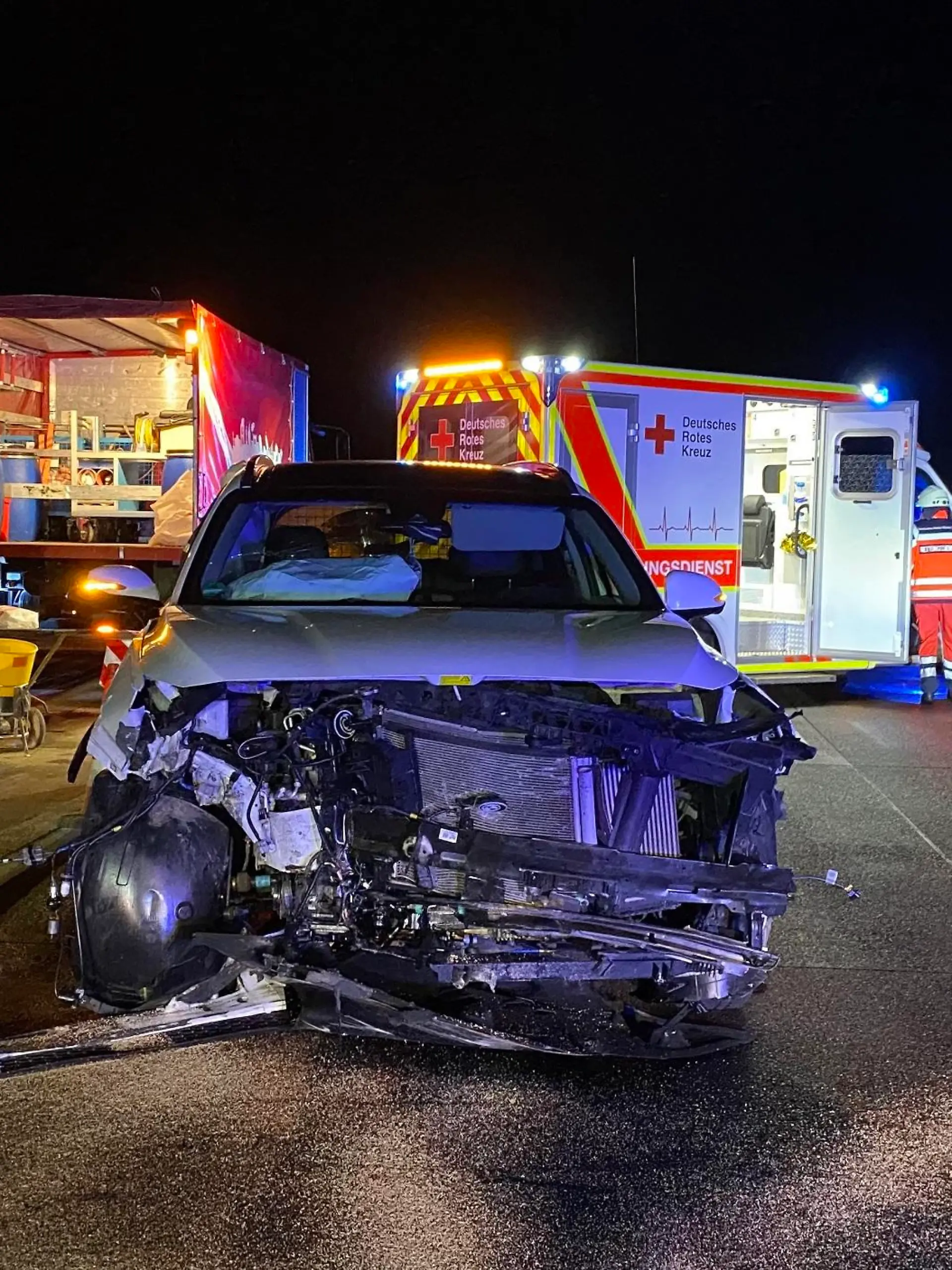 Hunde lösen Unfall aus A4 Bad Hersfeld