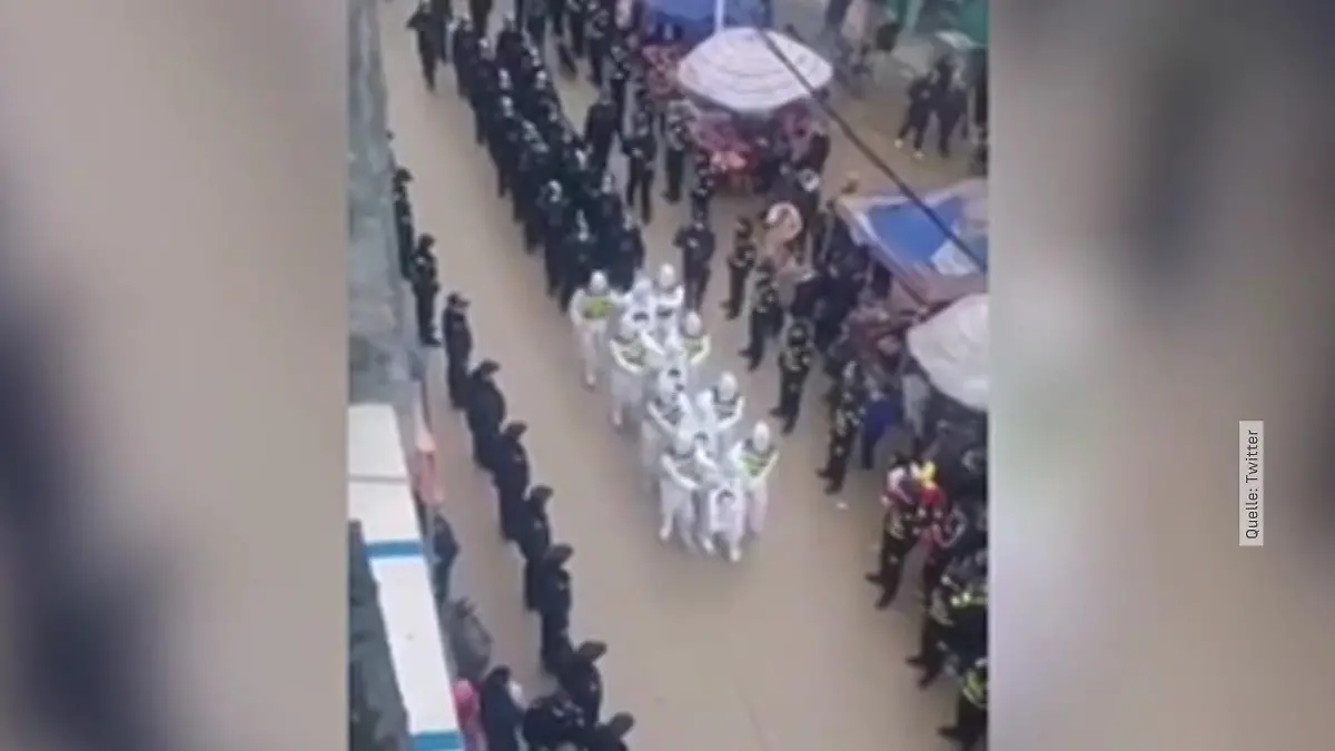 Parade der Schande in Jingxi