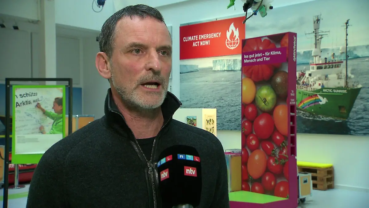 Greenpeace-Sprecher Matthias Lambrecht im RTL-Interview.
