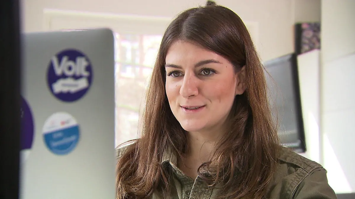 Auf Anhieb erfolgreich: VOLT-Politikerin Eileen O'Sullivan wurde nach der Kommunalwahl Digitaldezernentin in Frankfurt.