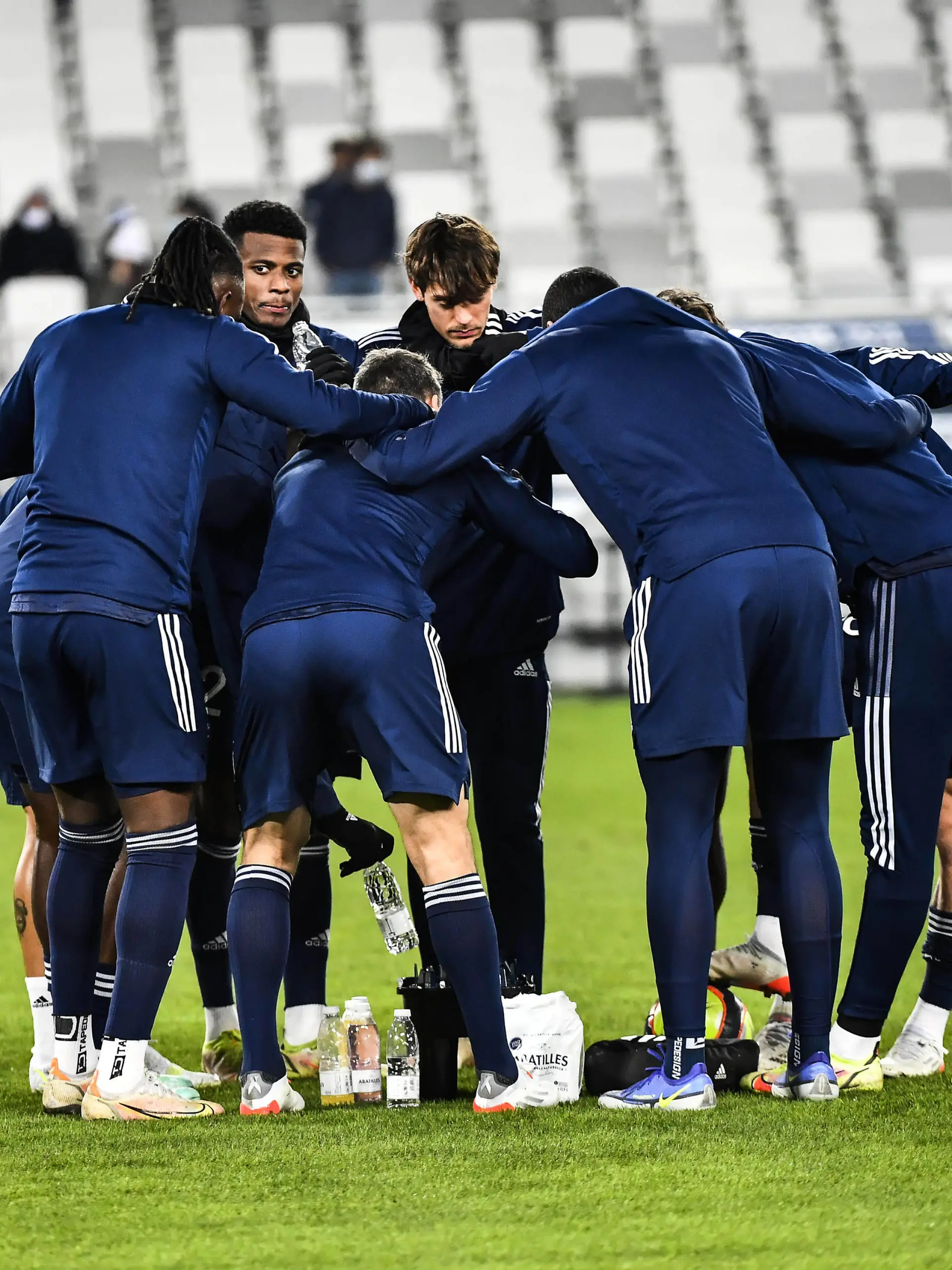 Effectif Girondins FOOTBALL : Bordeaux vs Lille - 19eme Journee L1 Ubereats - Bordeaux - 22/12/2021 ThierryBreton/Panoramic PUBLICATIONxNOTxINxFRAxITAxBEL 