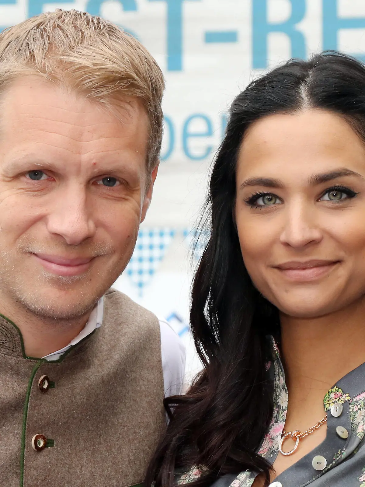  29.09.2019, Hannover, Niedersachsen, GER - Comedian Oliver Pocher mit seiner Verlobten Amira Aly. Aly, Amira Aly, aussen, Aussenaufnahme, deutsch, Deutschland, Europa, europaeisch, Hannover, Moderator, Niedersachsen, Oliver Pocher, Persoenlichkeit, Pocher, Portraet, Portrait, QF, Querformat, Westeuropa 190929D017HANNOVER.JPG *** 29 09 2019, Hanover, Lower Saxony, GER Comedian Oliver Pocher with his fiance Amira Aly Aly, Amira Aly, outside, outdoor shot, German, Germany, Europe, European, Hanover, presenter, Lower Saxony, Oliver Pocher, personality, Pocher, portrait, portrait, QF, landscape, Western Europe 190929D017HANNOVER JPG