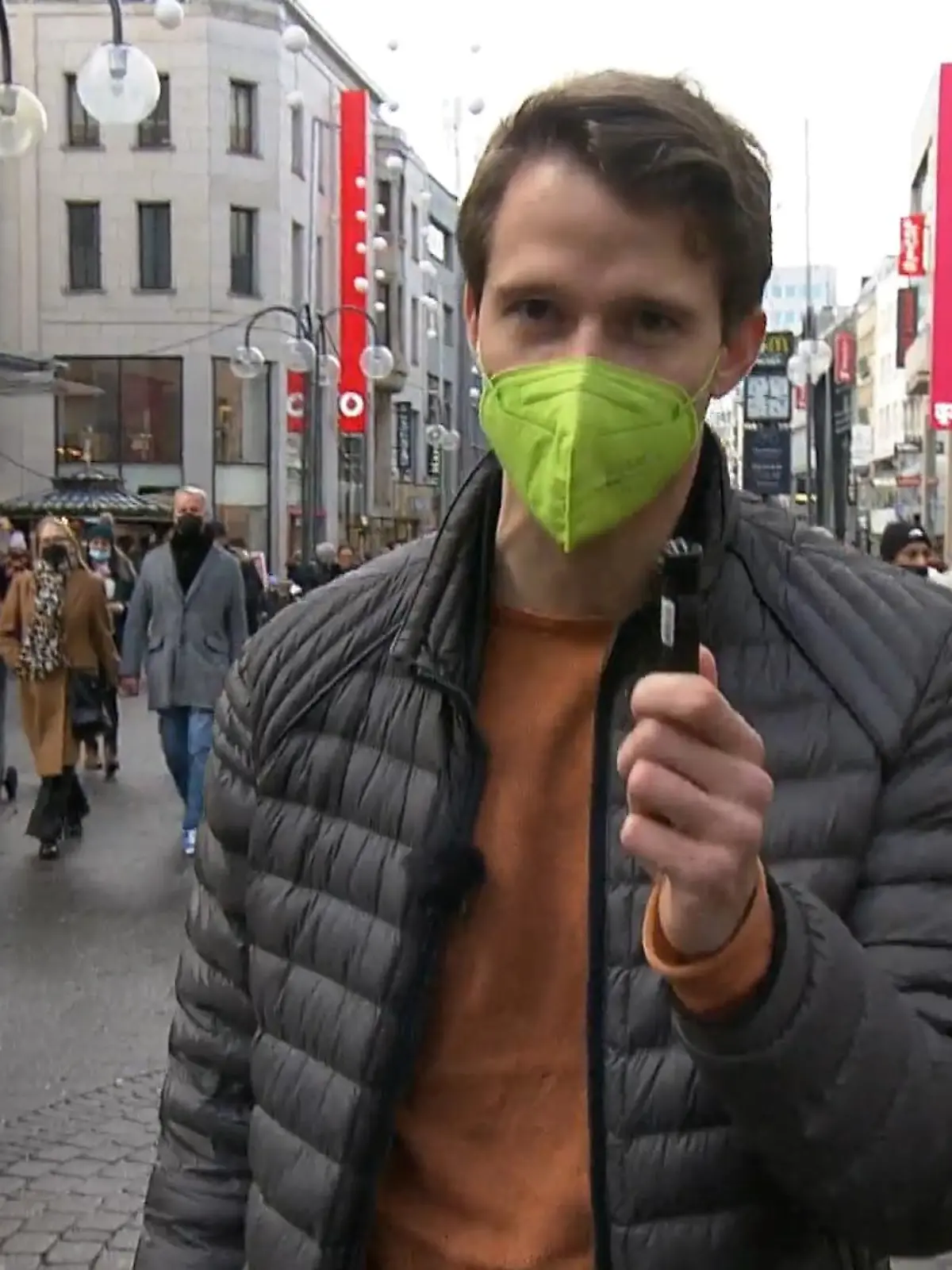 Was würden Sie gegen ein lausiges Feuerzeug tauschen? Wahrscheinlich nicht so viel, oder? Wie unser Reporter es durch mehrere kleinere Tauschgeschäfte zu einem Plus von 95 Euro schafft, sehen Sie hier.
