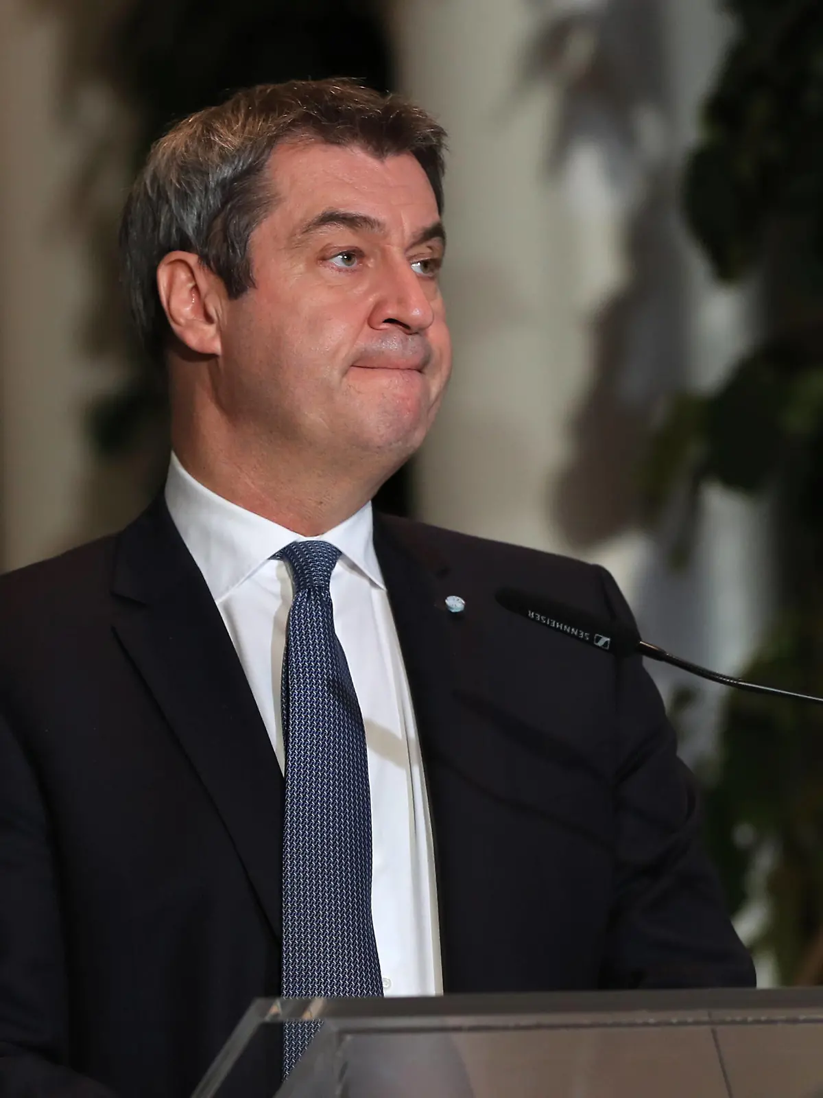  Statement von Markus Söder zur Bekämpfung der Corona Pandemie Der bayerische Ministerpräsident Dr. Markus Söder gibt ein Statement zu den Beschlüssen in Berlin zur Bekämpfung der Corona Pandemie ab, München Bayern Deutschland Staatskanzlei Orangerie *** Statement by Markus Söder on the fight against the Corona Pandemic The Bavarian Minister President Dr Markus Söder makes a statement on the decisions taken in Berlin to fight the Corona Pandemic, Munich Bavaria Germany State Chancellery Orangery