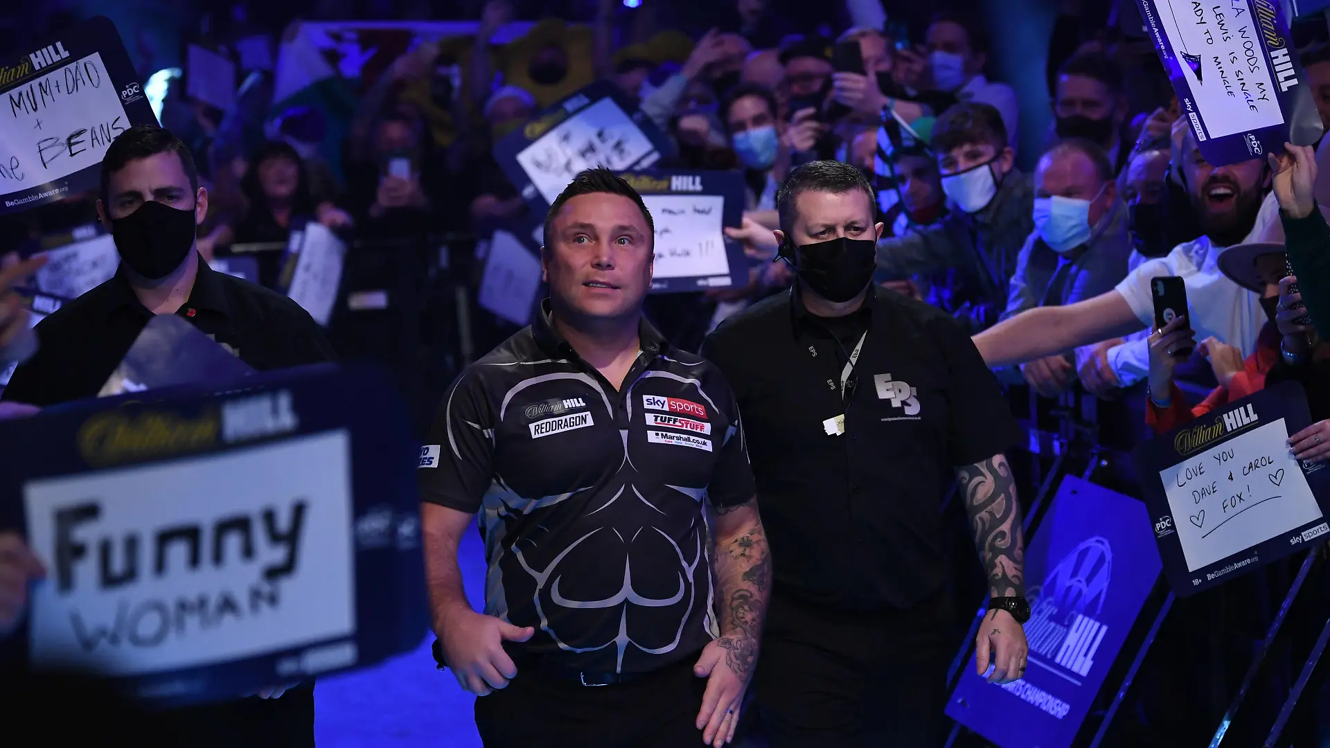 27th December 2021 Alexandra Palace, London, England: The William Hill World Darts Tournament third round Gerwyn Price is welcomed to the stage by the fans PUBLICATIONxNOTxINxUK ActionPlus12351180 SimonxWest