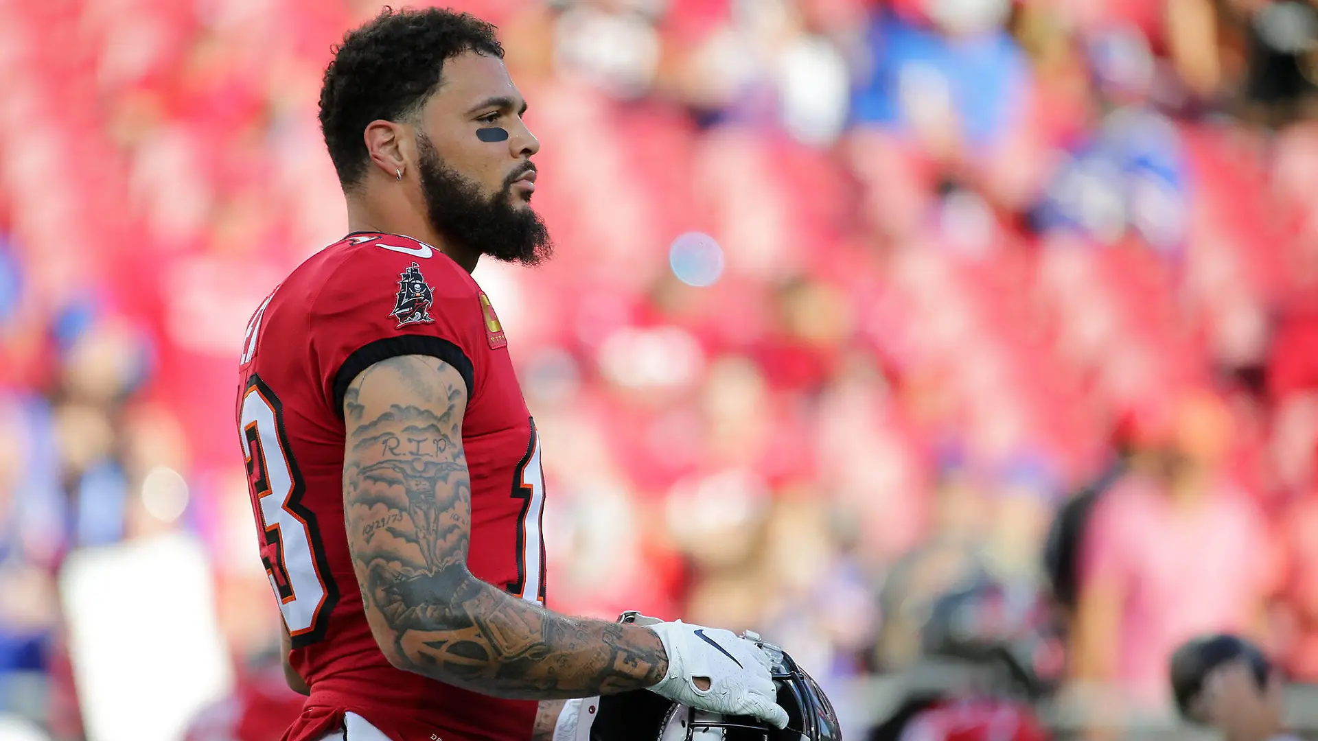 December 12, 2021, Tampa, FL, US: Tampa Bay Buccaneers wide receiver Mike Evans 13 is seen on the field during pre-game warmups before taking on the Buffalo Bills on Sunday, Dec. 12, 2021, in Tampa. Tampa US - ZUMAm67_ 0146190512st Copyright: xLuisxSantanax