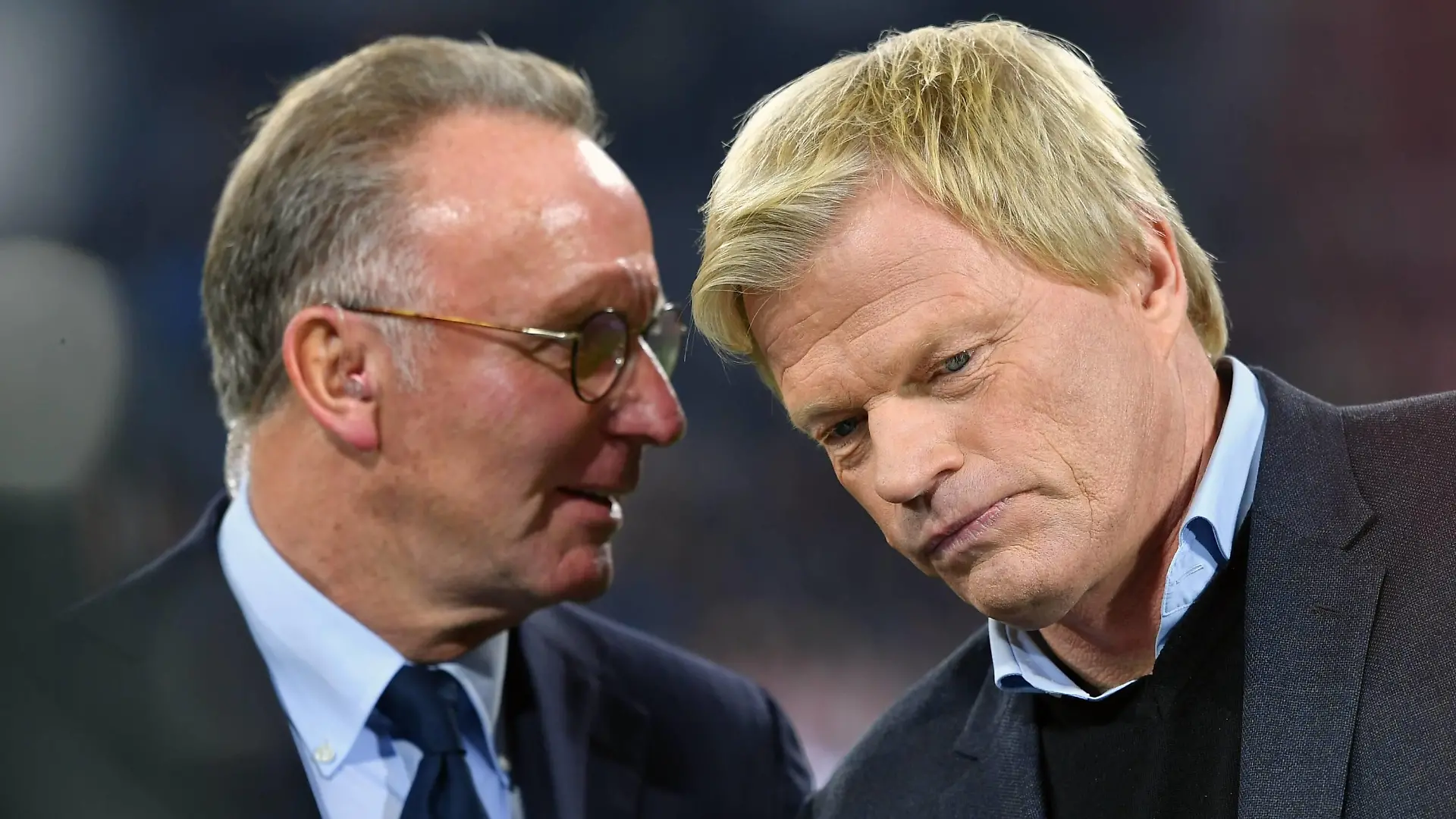 Oliver Kahn in den Vorstand berufen-Vorstandsvorsitzender des FC Bayern Muenchen ab 2022 und damit Nachfolger von Karl Heinz RUMMENIGGE, (Vorstandsvorsitzender). Archivfoto: v.li:Karl Heinz RUMMENIGGE, (Vorstandsvorsitzender) mit Oliver KAHN (ZDF Fussballexperte). FC Bayern Muenchen-Celtic FC (Celtic Glasgow) 3-0, Fussball Champions League,Gruppenphase, am 18.10,2017. A L L I A N Z A R E N A. Â *** Oliver Kahn into the executive committee appointed chairman of the board of the FC Bavaria Munich starting from 2022 and thus successor of Karl Heinz RUMMENIGGE, chairman of the board archiv photo v left Karl Heinz RUMMENIGGE, chairman of the board with olive KAHN ZDF Fussballexperte FC Bavaria Munich Celtic FC Celtic Glasgow 3 0, Fussball champion League, group phase, to 18 10,2017 A L I A N Z A A R E N A Â