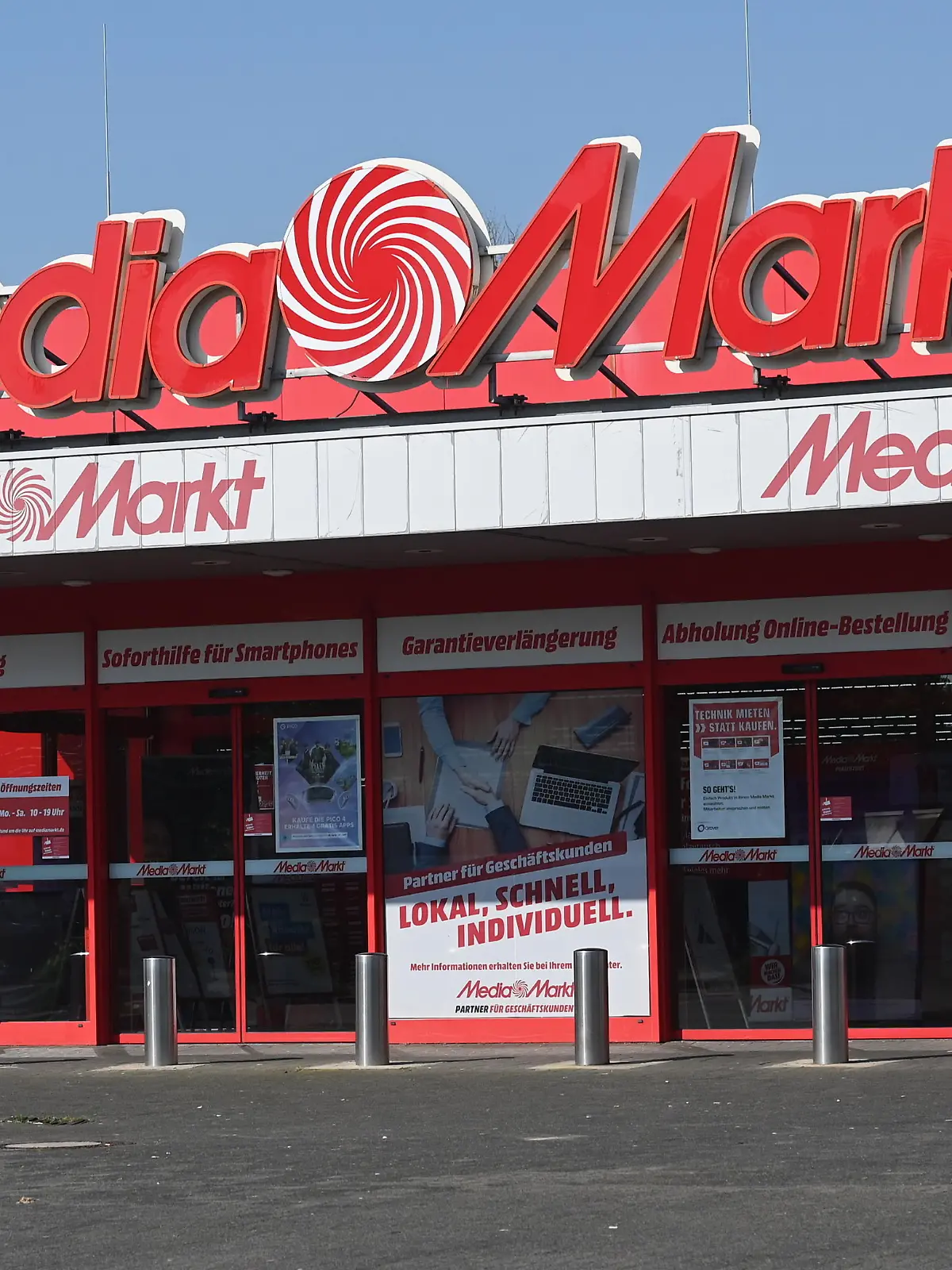 Schriftzug Logo des Mediamarkt, Handelskette für Unterhaltungselektronik an einer Filiale