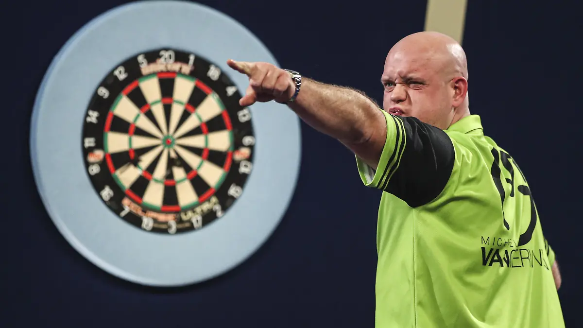 18.12.2021, Großbritannien, London: Darts: WM; Tag 4; William Hill World Darts Championship im Alexandra Palace; Barstow gegen Van Gerwen: Michael Van Gerwen feiert seinen Sieg. Foto: Kieran Cleeves/PA Wire/dpa - ACHTUNG: Nur zur redaktionellen Verwendung +++ dpa-Bildfunk +++