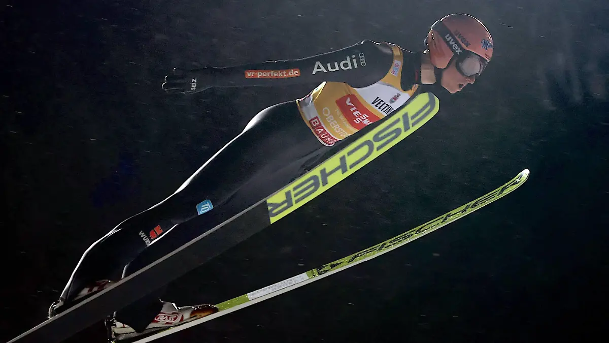 Karl GEIGER GER, SC Oberstdorf. Skispringen, Vierschanzentournee, am 28.12.2021, in Oberstdorf, Deutschland, Skispringen, 70.Vierschanzentournee, Saison 2021-2022. Quelle / Copyright / Credit : Oryk HAIST *** Karl GEIGER GER, SC Oberstdorf ski jumping, Four Hills Tournament, on 28 12 2021, in Oberstdorf, Germany, ski jumping, 70 Four Hills Tournament, 2021 2022 season Source Copyright Credit Oryk HAIST. xx