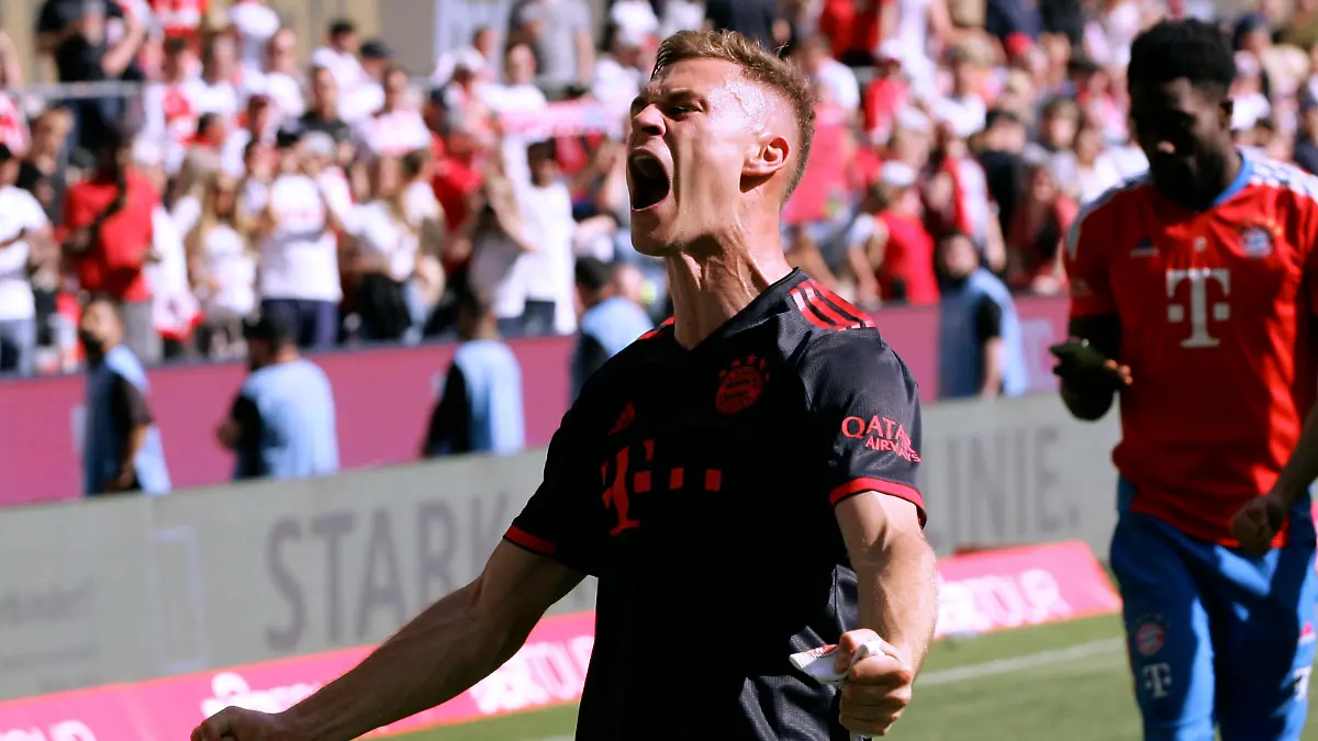 KIMMICH Joshua Team FC Bayern Muenchen jubelt nach dem Abpfiff FC Bayern Muenchen Deutscher Meister 2023 Bundesliga DFL Saison 2022 - 2023 BL Spiel 1.FC Koeln - FC Bayern Muenchen 1 : 2 am 27. 05. 2023 in Koeln DFL REGULATIONS PROHIBIT ANY USE OF PHOTOGRAPHS as IMAGE SEQUENCES and/or QUASI-VIDEO *** KIMMICH Joshua Team FC Bayern Muenchen cheers after the final whistle FC Bayern Muenchen German Champion 2023 Bundesliga DFL Season 2022 2023 BL Match 1 FC Koeln FC Bayern Muenchen 1 2 on 27 05 2023 in Koeln DFL REGULATIONS PROHIBIT ANY USE OF PHOTOGRAPHS as IMAGE SEQUENCES and or QUASI VIDEO Copyright: xLacixPerenyix