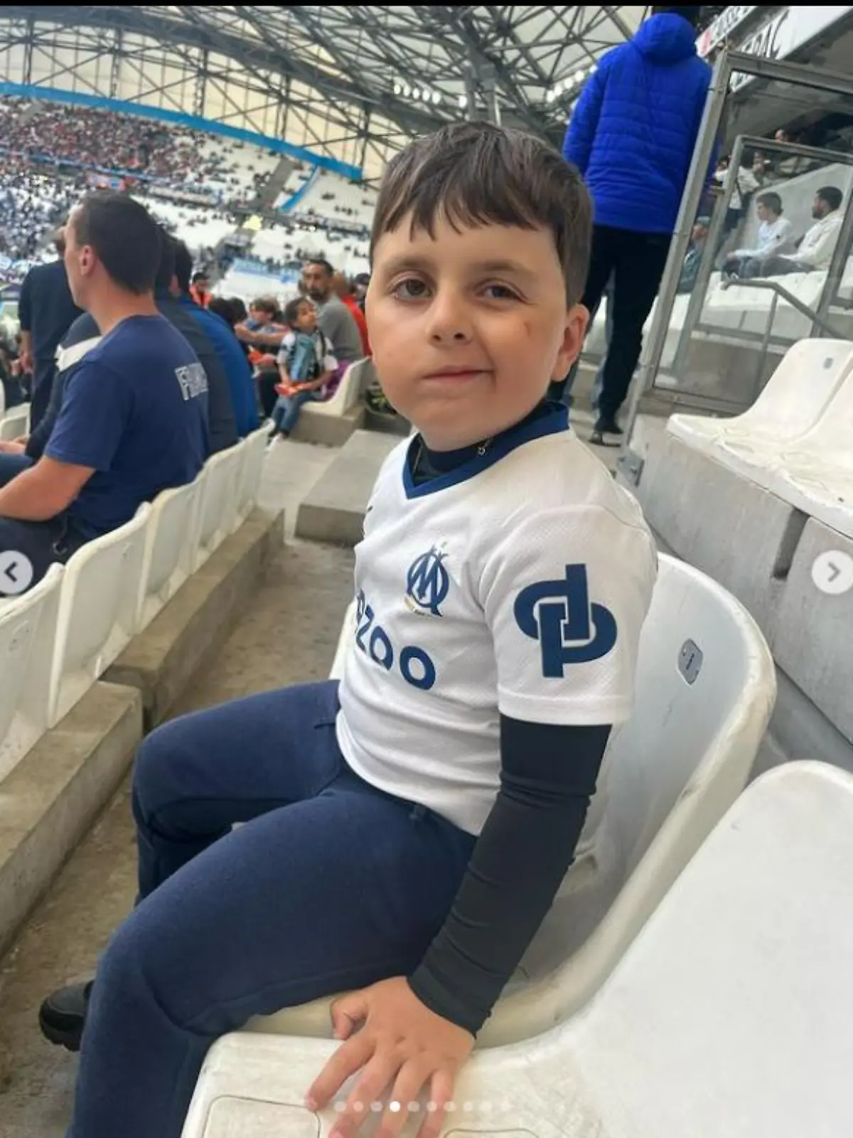 Kenzo im Trikot seines Lieblingsklubs