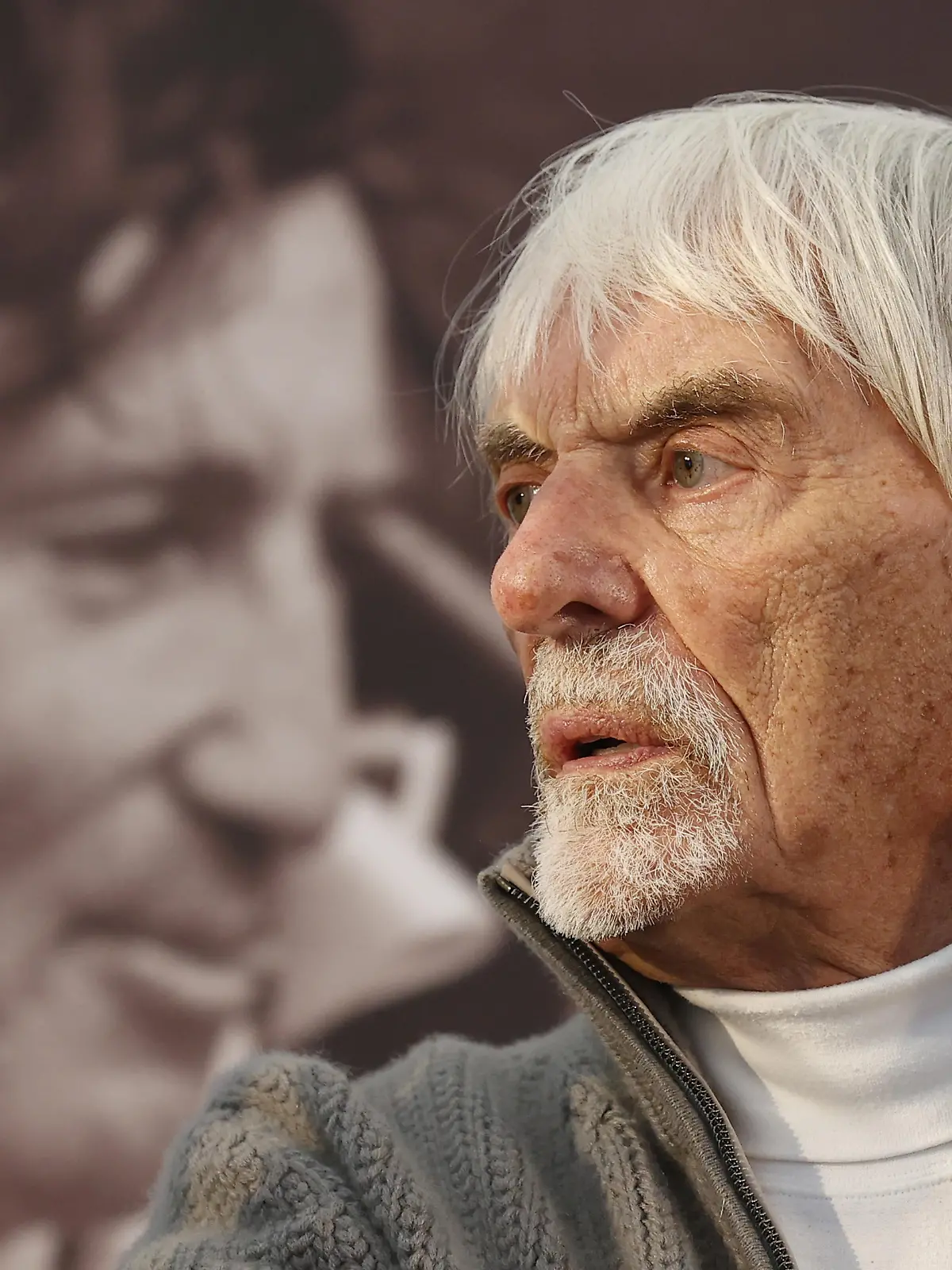 ABD0111_20211007 - GRAZ - ÖSTERREICH: Ex Formel Eins Boss Bernie Ecclestone während der Einweihung des Jochen-Rindt-Platzes im Grazer Stadtteil Reininghaus anl. der Jochen Rindt Gedenkfeierlichkeiten am Donnerstag, 07. Oktober 2021, in Graz. - FOTO: APA/ERWIN SCHERIAU - 20211007_PD4431