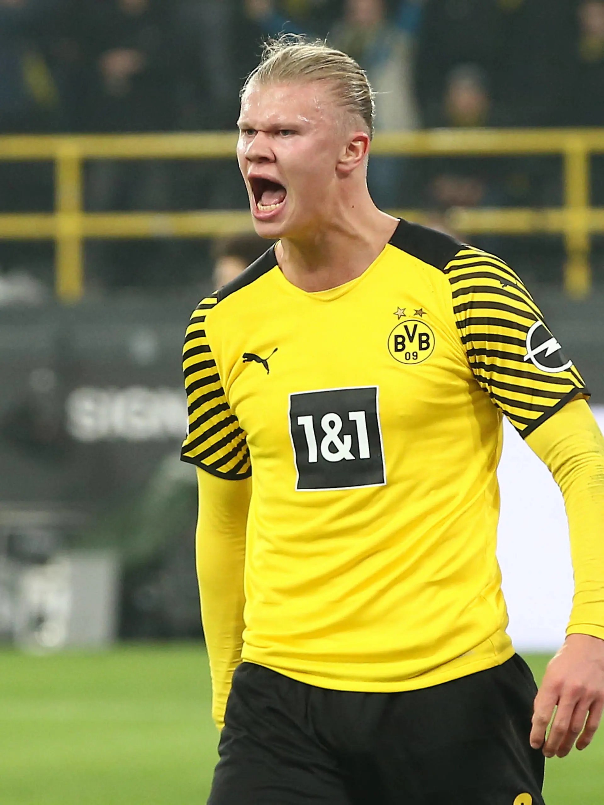  15.12.2021, xtgx, Fussball 1. Bundesliga, Borussia Dortmund - SpVgg Greuther Fuerth emspor, v.l. Erling Haaland Dortmund, 9 Jubel, Torjubel, jubelt ueber das Tor, celebrate the goal, celebration DFL/DFB REGULATIONS PROHIBIT ANY USE OF PHOTOGRAPHS as IMAGE SEQUENCES and/or QUASI-VIDEO Dortmund *** 15 12 2021, xtgx, football 1 Bundesliga, Borussia Dortmund SpVgg Greuther Fuerth emspor, v l Erling Haaland Dortmund, 9 jubilation, goal celebration, celebrates the goal, celebration DFL DFB REGULATES PROHIBIT ANY USE OF PHOTOGRAPHS as IMAGE SEQUENCES and or QUASI VIDEO Dortmund