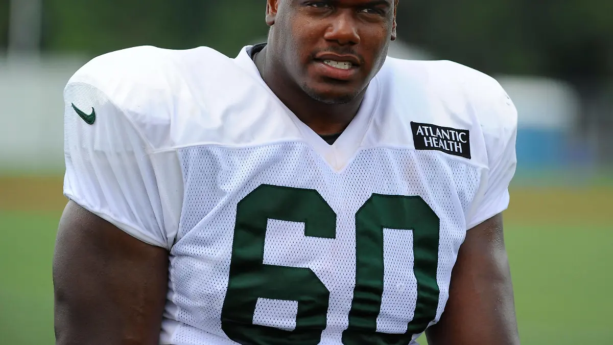 NFL, American Football Herren, USA New York Jets-Training Camp Aug 4, 2014 Cortland, NY, USA New York Jets tackle D Brickashaw Ferguson 60 walks to the locker room following training camp at SUNY Cortland. Cortland SUNY Cortland NY USA, EDITORIAL USE ONLY PUBLICATIONxINxGERxSUIxAUTxONLY Copyright: xRichxBarnesx 8013821