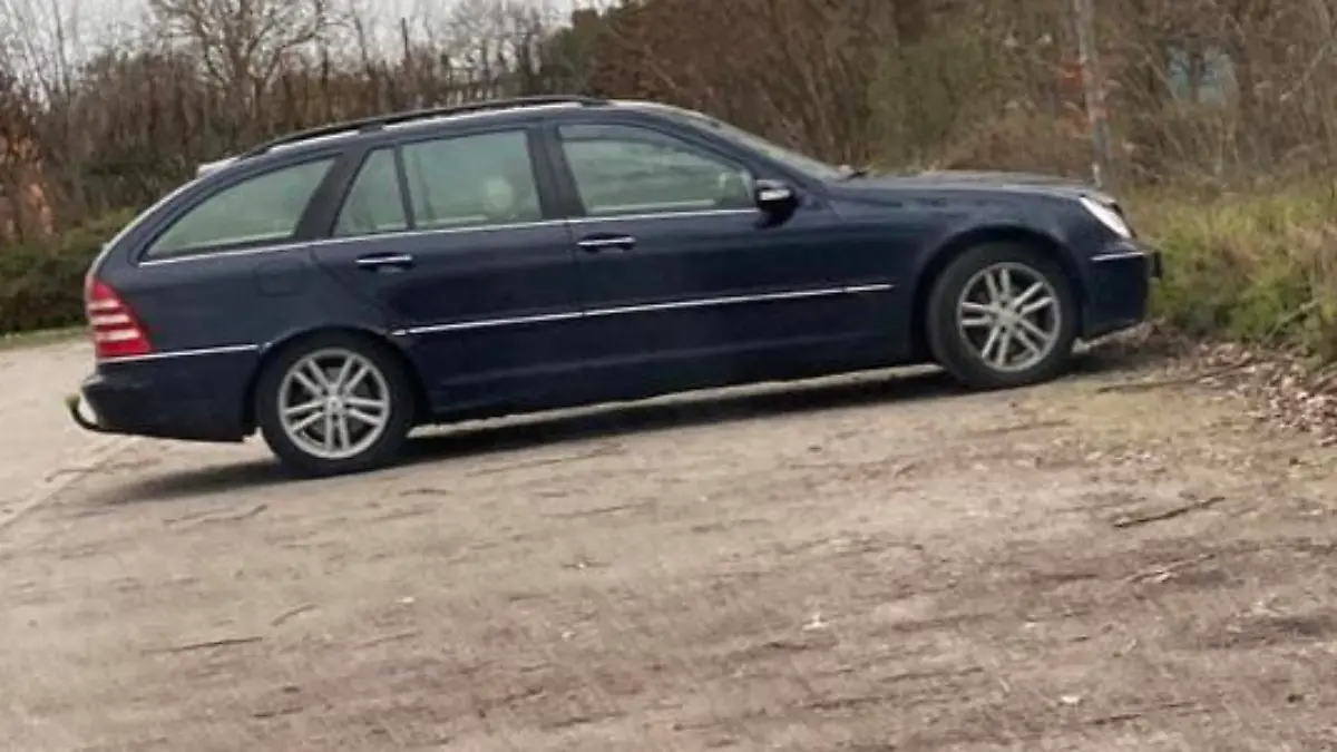 Das Foto zeigt eines der beiden Fahrzeuge. Veröffentlichung mit dieser Pressemitteilung honorarfrei. Bildrechte: Polizeipräsidium Münster