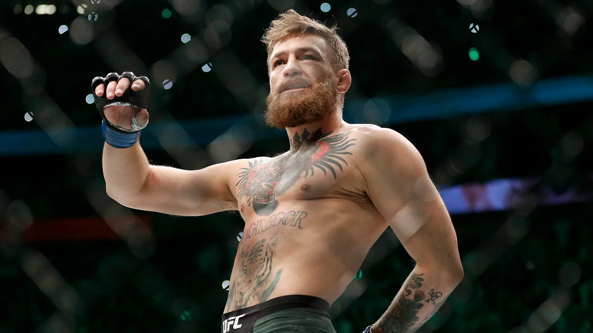 ARCHIV - 06.10.2018, USA, Las Vegas: Conor McGregor, Mixed-Martial-Arts-Kämpfer aus Irland, gestikuliert nach einem Kampf gegen den Russen Nurmagomedow. Nach über einem Jahr steigt Käfigkämpfer Conor McGregor wieder in den Ring. In der Nacht zum 19. Januar kämpft McGregor in Las Vegas gegen  Cerrone. Foto: John Locher/AP/dpa +++ dpa-Bildfunk +++