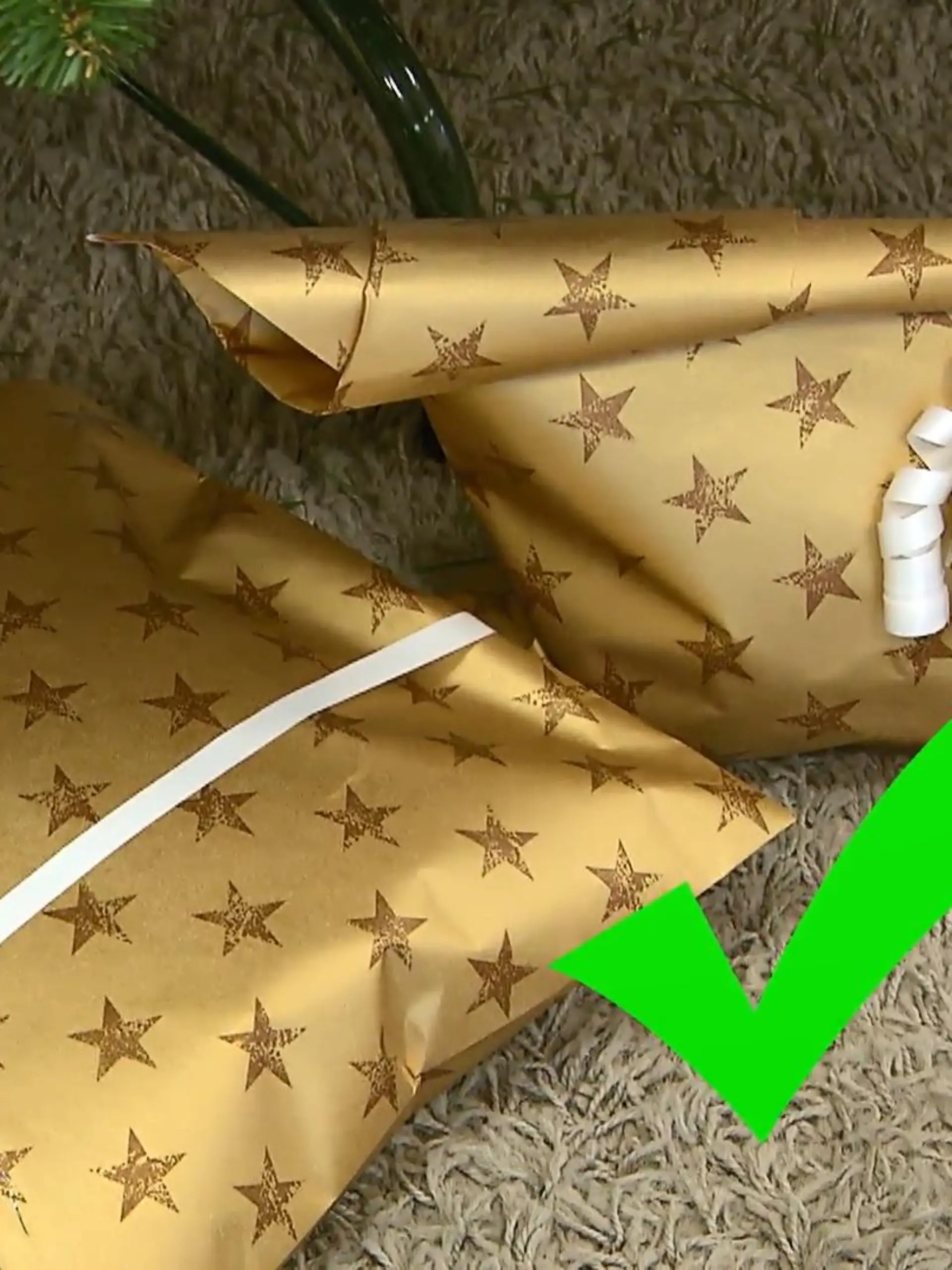 Bild zu: "So klappt das Geschenkeeinpacken"