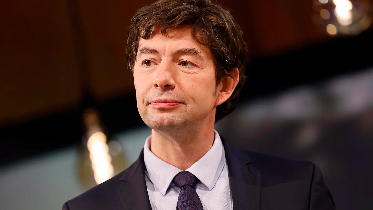Christian Drosten bei der Verleihung des Hanns-Joachim-Friedrichs-Preises 2021 im WDR Funkhaus. Köln, 04.11.2021 *** Christian Drosten at the award ceremony of the Hanns Joachim Friedrichs Prize 2021 at the WDR Funkhaus Cologne, 04 11 2021 Foto:xC.xHardtx/xFuturexImage 