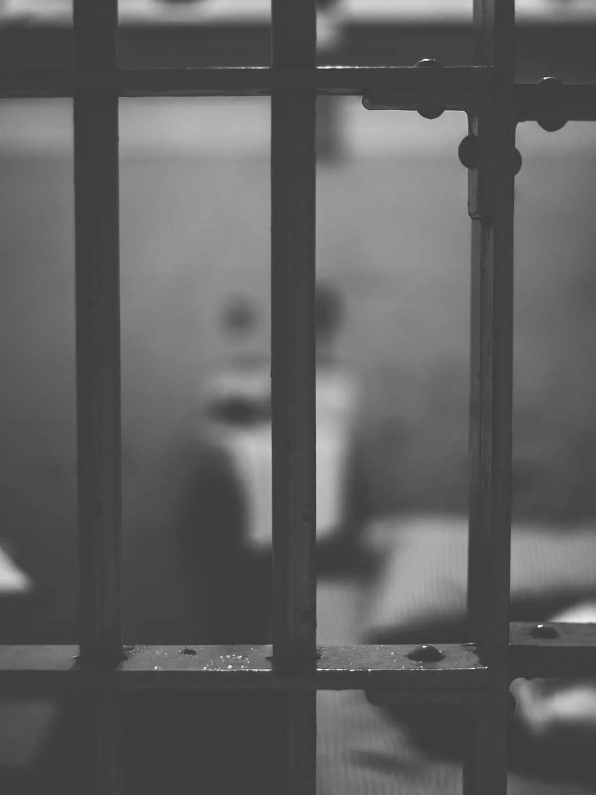 Wer eine Ersatzfreiheitsstrafe absitzen muss, darf in Hamburg noch etwas länger in Freiheit leben.