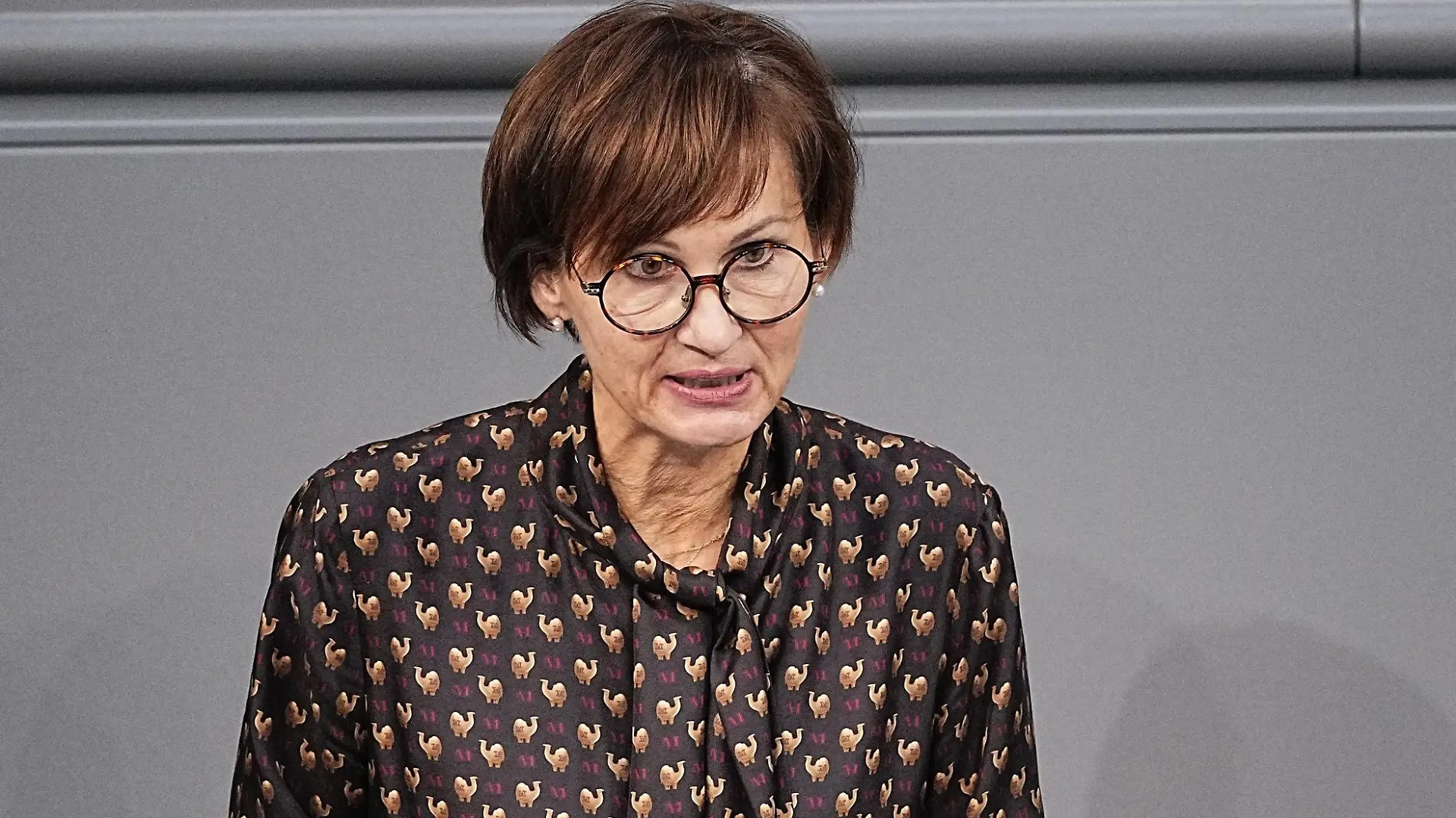 16.12.2021, Berlin: Bettina Stark-Watzinger (FDP), Bundesministerin für Bildung und Forschung, spricht im Bundestag. In der Sitzung soll unter anderem über die Ganztagsfinanzierung beraten werden. Foto: Michael Kappeler/dpa +++ dpa-Bildfunk +++