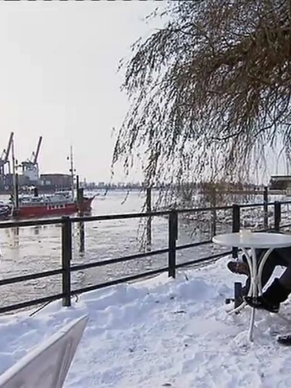 Schnee in Hamburg am 25.12..2010