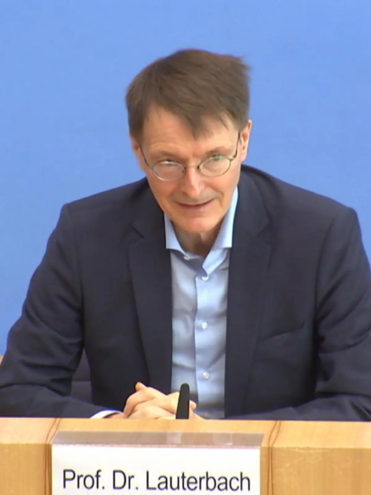 Schon nach einer Woche hat der Booster eine 90%ige Wirkung, so Karl Lauterbach
