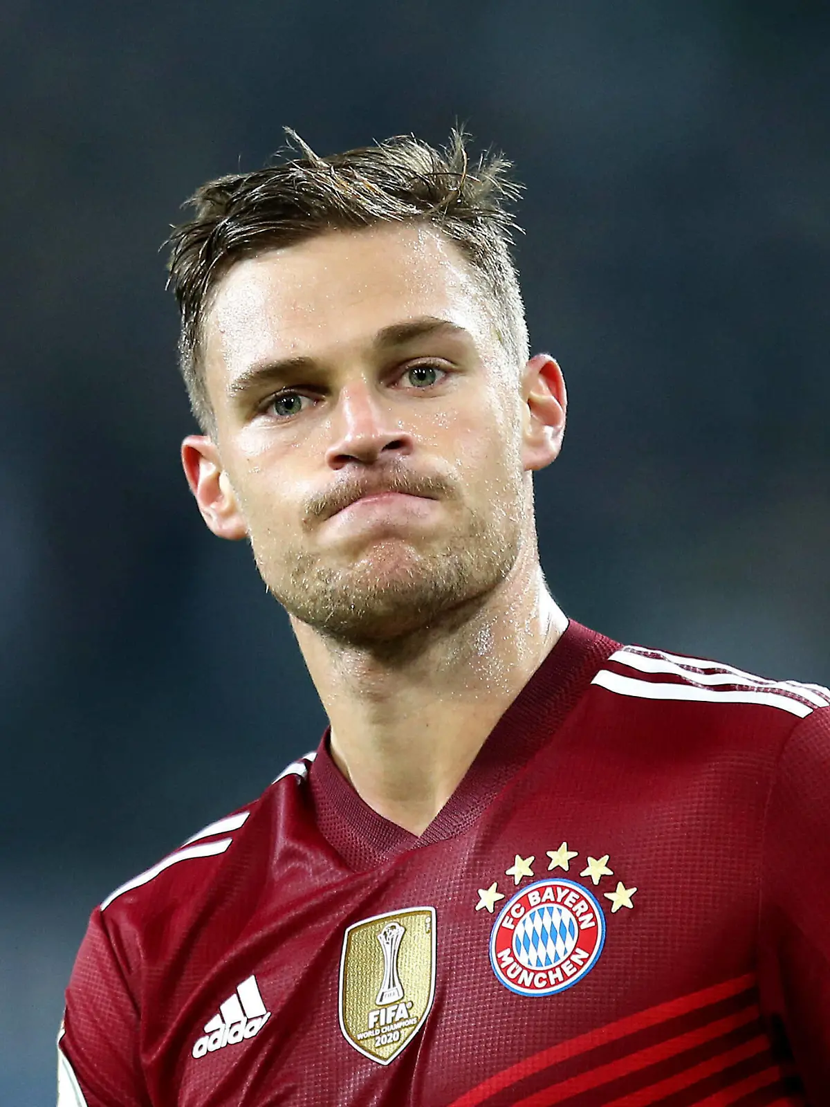  27.10.2021, Fussball DFB Pokal 2021/2022, 2. Runde, Borussia Mönchengladbach - FC Bayern München, im Borussia-Park Mönchengladbach. Joshua Kimmich Bayern München enttäuscht ***DFL and DFB regulations prohibit any use of photographs as image sequences and/or quasi-video.*** *** 27 10 2021, Football DFB Pokal 2021 2022, 2 Round, Borussia Mönchengladbach FC Bayern Munich, at Borussia Park Mönchengladbach Joshua Kimmich Bayern Munich disappointed DFL and DFB regulations prohibit any use of photographs as image sequences and or quasi video