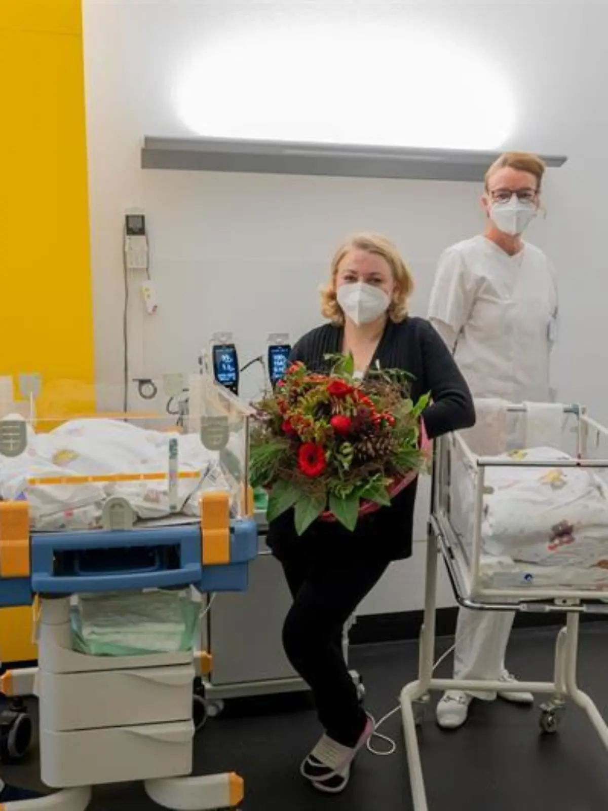 Nathalie Ott mit ihren Zwillingen Adrian und Christian, die an dem Geburtstag ihrer Mutter auf die Welt kamen. Genau wie ihre großen Brüder, die Zwillinge Nikita und Fabian elf Jahre zuvor.
