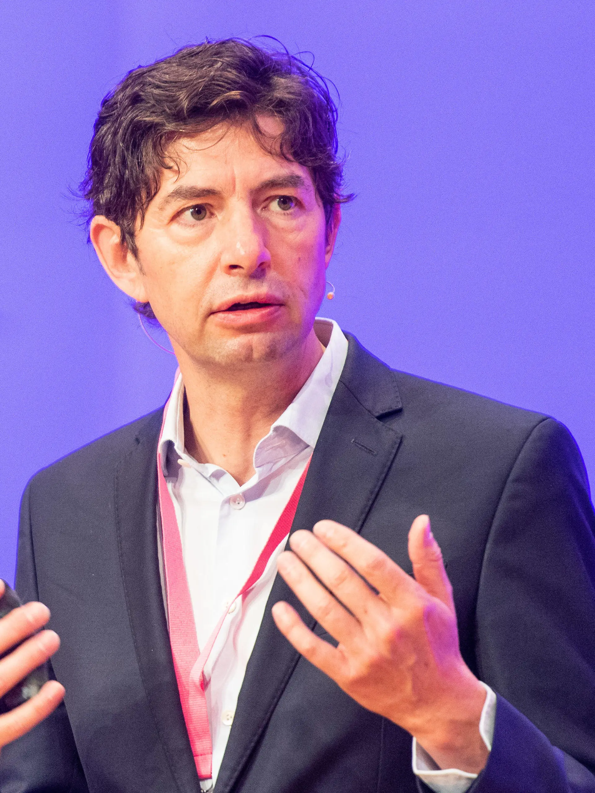 ARCHIV - 17.09.2020, Berlin: Christian Drosten, Direktor des Instituts für Virologie an der Charité in Berlin, spricht beim 17. Kommunikationskongress 2020. (zu dpa Faktencheck "Sind die Virologen in zwei große Lager gespalten?") Foto: Christophe Gateau/dpa +++ dpa-Bildfunk +++
