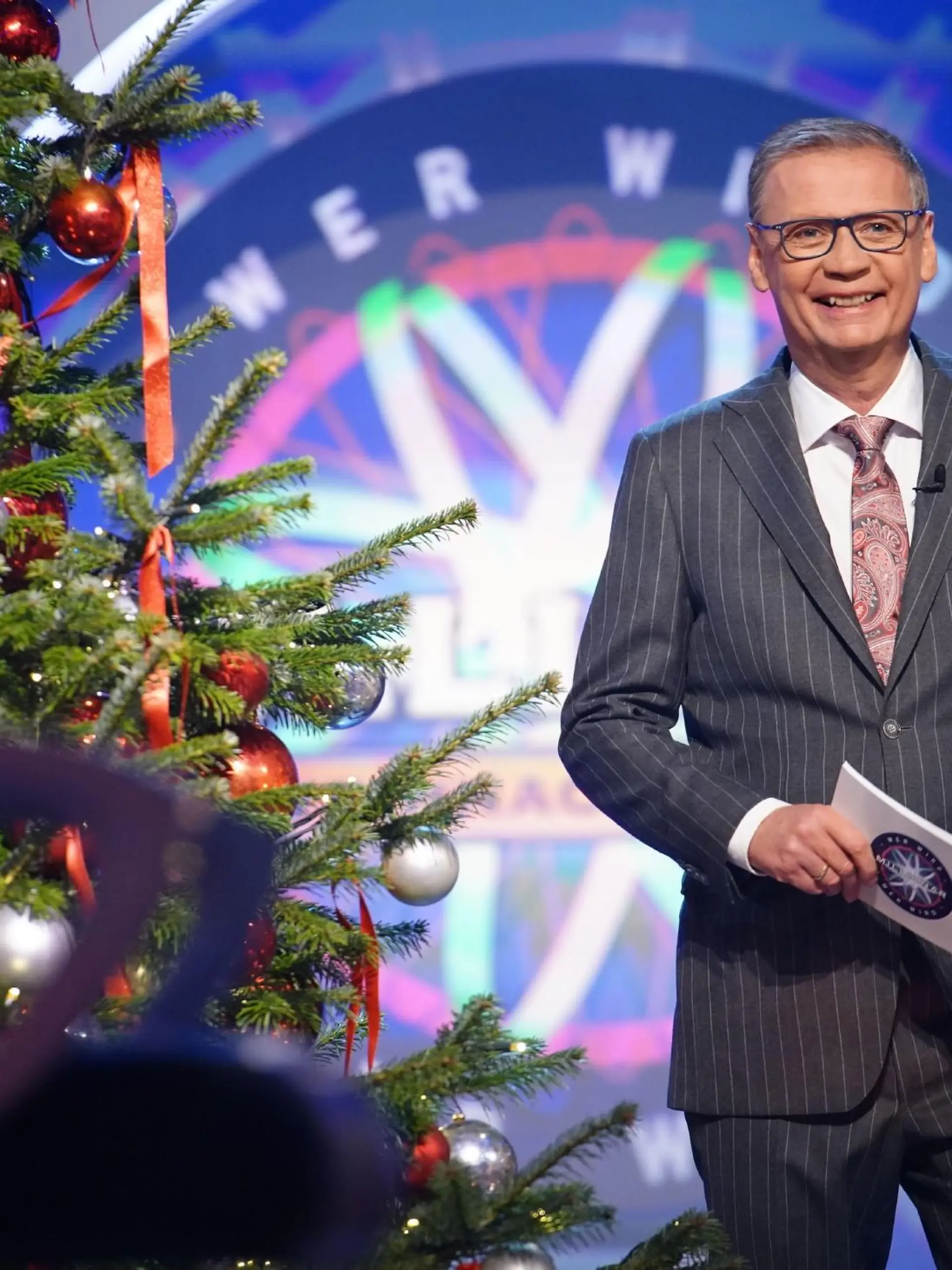 Moderator Günther Jauch

Die Verwendung des sendungsbezogenen Materials ist nur mit dem Hinweis und Verlinkung auf RTL+ gestattet.