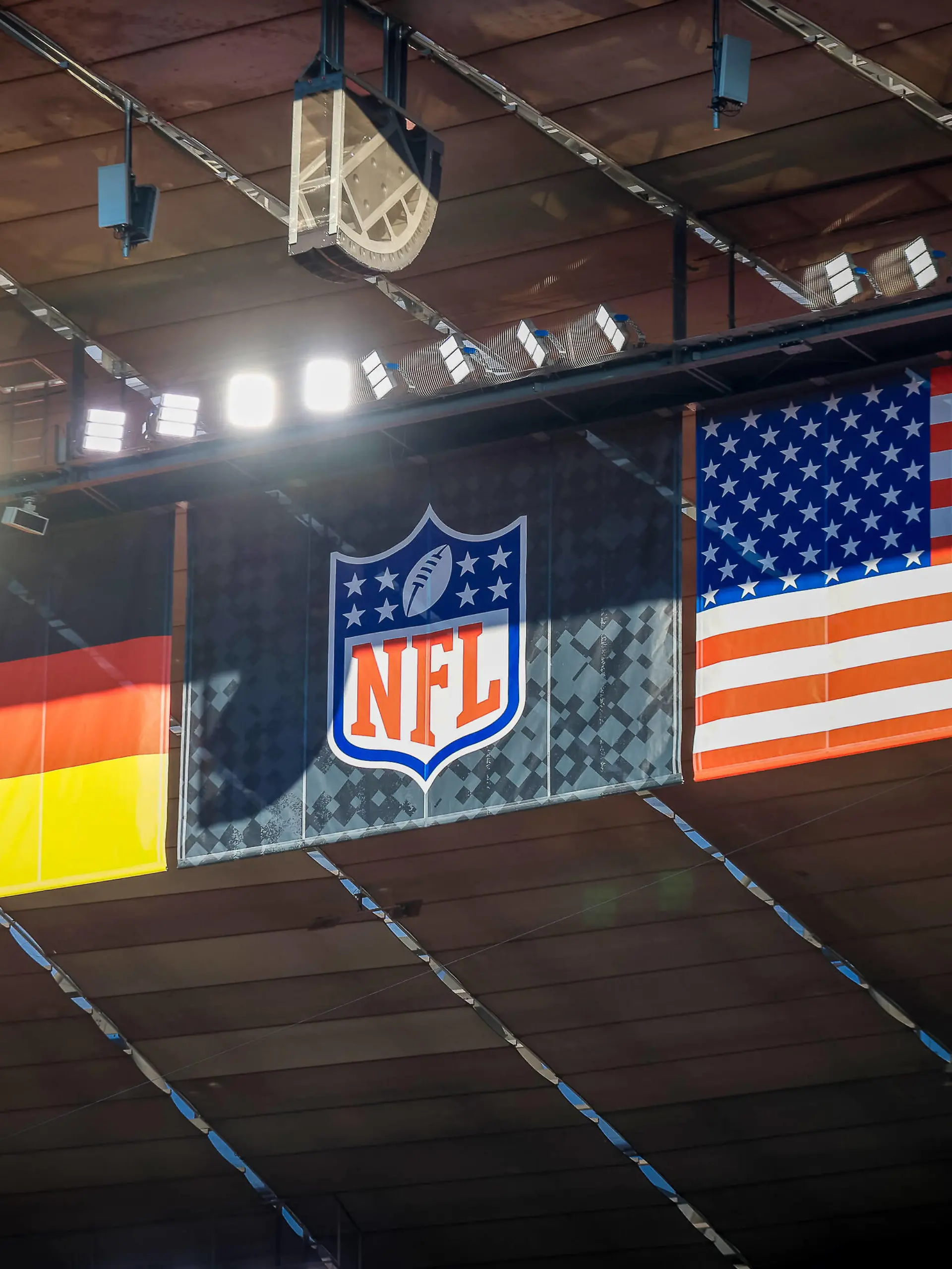  NFL, American Football Herren, USA Tampa Bay Buccaneers - Seattle Seahawks, München, 13.11.2022 Tampa Bay Buccaneers - Seattle Seahawks am 13.11.2022 in der Allianz Arena, München *** NFL, Tampa Bay Buccaneers Seattle Seahawks, Munich, 13 11 2022 Tampa Bay Buccaneers Seattle Seahawks on 13 11 2022 at Allianz Arena, Munich. Copyright: xBEAUTIFULxSPORTS/MarcxJungex 