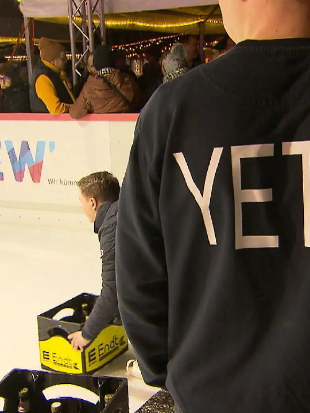 Bild zu: "Bierkasten-Curling-Weltmeisterschaft"
