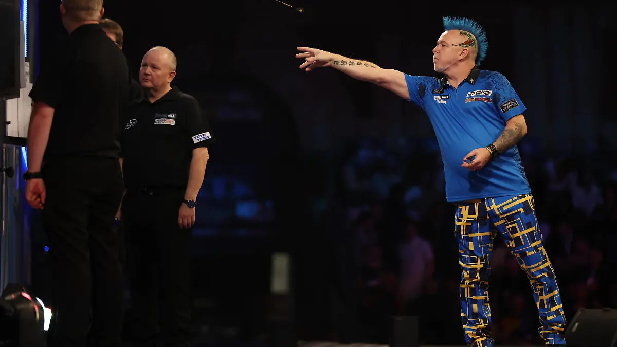 2nd January 2022 Alexandra Palace, London, England: The William Hill World Darts Tournament, semi finals Peter Wright in action during his match against Gary Anderson PUBLICATIONxNOTxINxUK ActionPlus12352753 ShaunxBrooks
