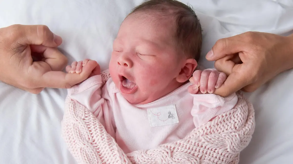 Die kleine Maeve Lily kurz nach der Geburt