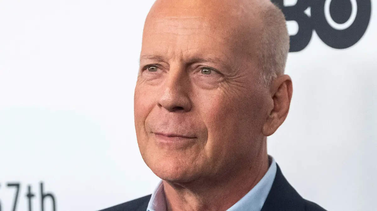 ARCHIV - 11.10.2019, USA, New York: US-Schauspieler Bruce Willis besucht eine Filmpremiere. (zu dpa "Clip mit Familie: Erkrankter Filmstar Bruce Willis hatte guten Sommer") Foto: Charles Sykes/Invision via AP/dpa +++ dpa-Bildfunk +++