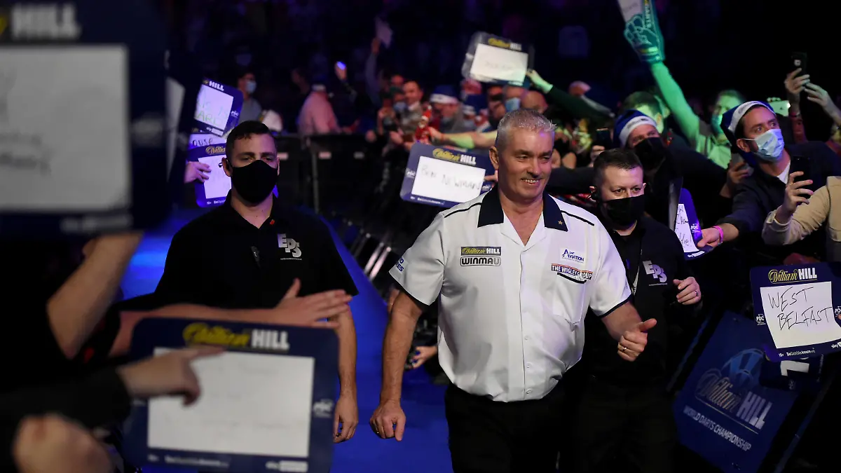 LONDON, ENGLAND - DECEMBER 19: Steve Beaton of England during Day Five of the 2021/22 PDC William Hill World Darts Championship at Alexandra Palace on December 19, 2021 in London, England. (Photo by Tom Dulat/Getty Images)